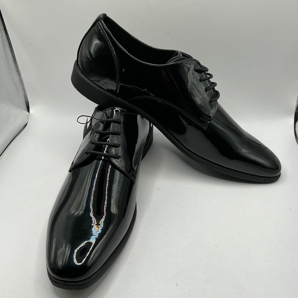 Pier One, Mens patent dress shoes, slight mark