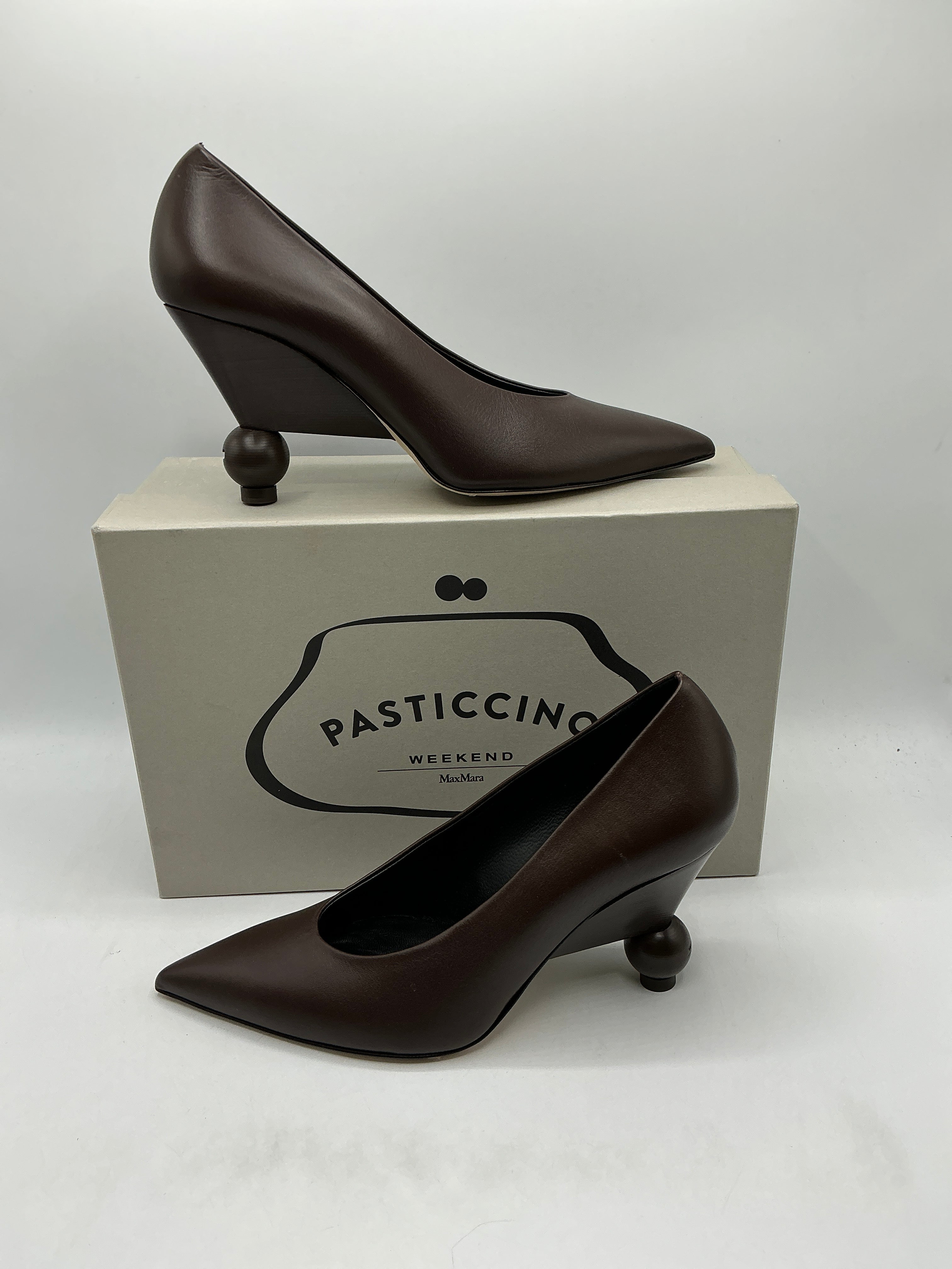 Weekend Max Mara Nievo chocolate brown leather heels size 1.5 (34)