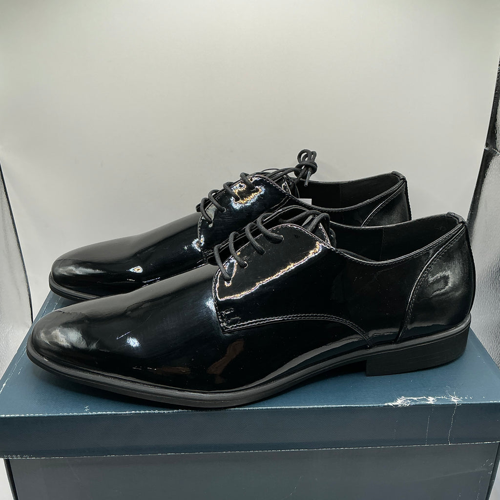 Pier One, Mens patent dress shoes, slight mark