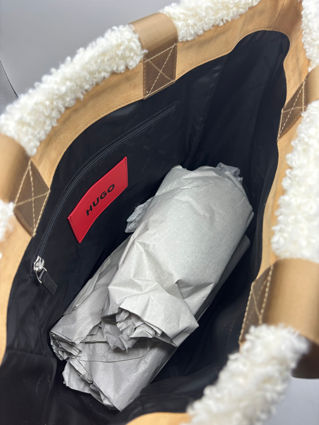 Hugo, Becky Tote Bag In Beige Faux Suede And Shearling Trim