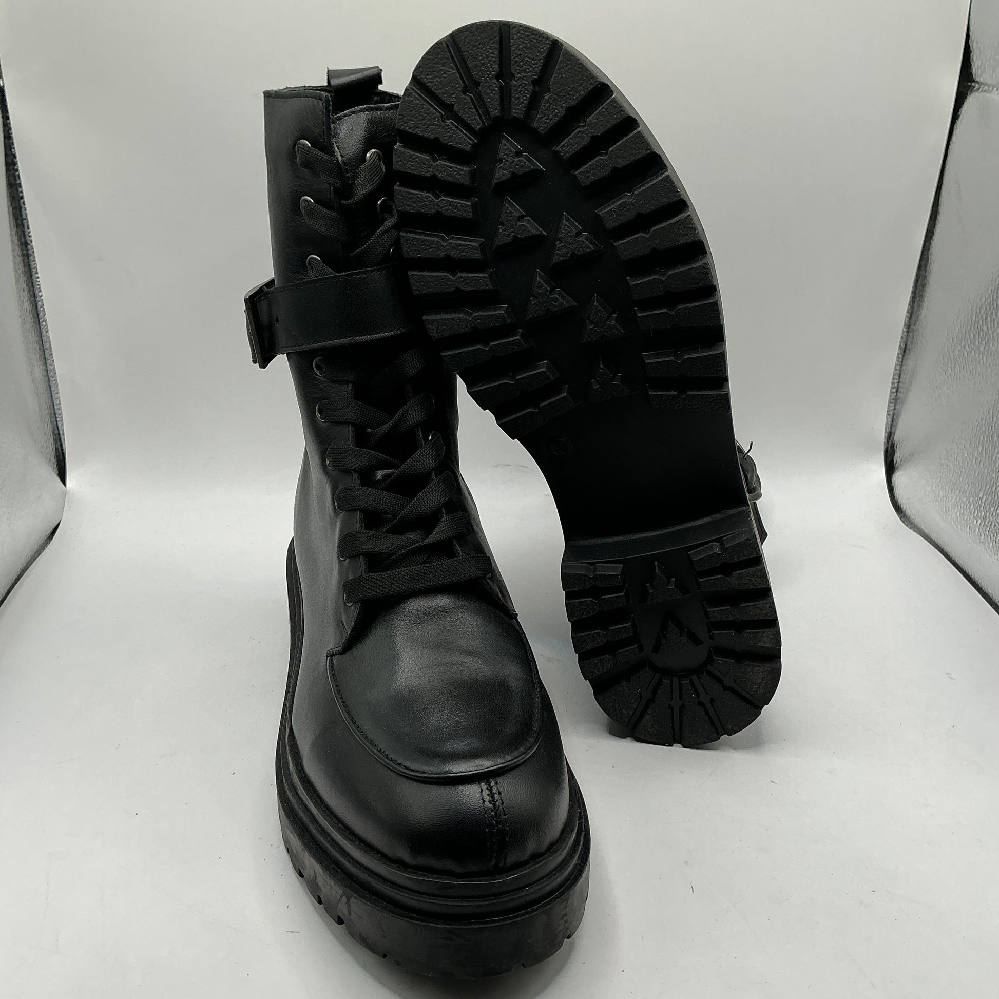 DANIEL, black leather boots with lace and zip fastening