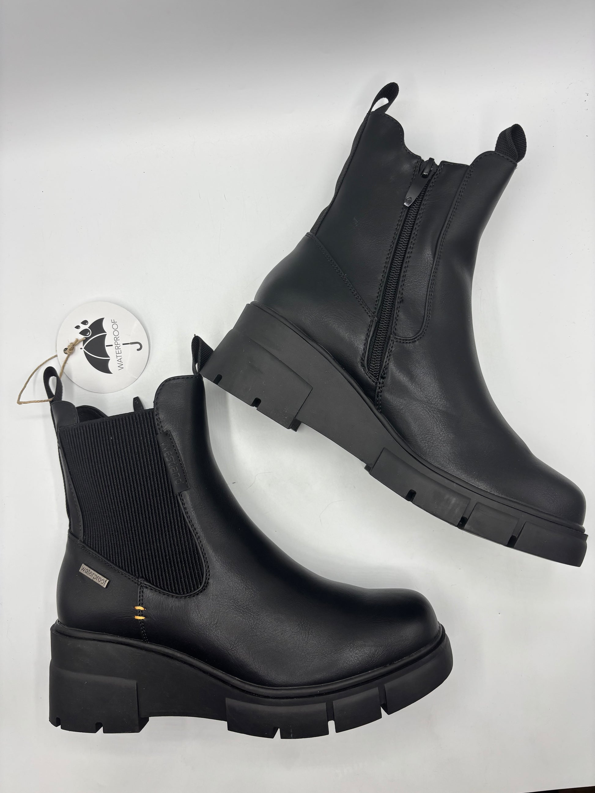 Wetland by Josef seibel         “Willey 01” Chunky Wedge Boots