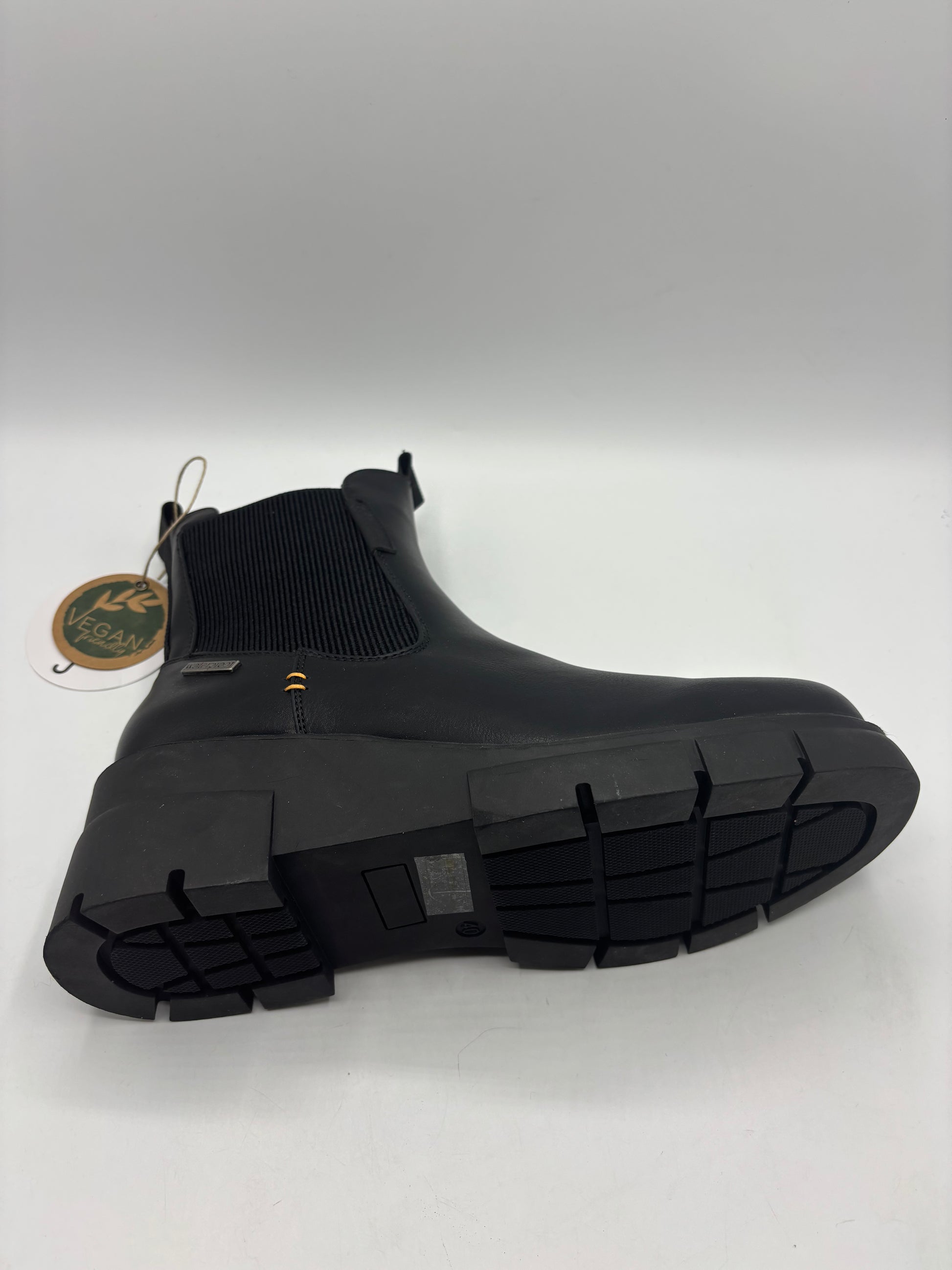 Wetland by Josef seibel         “Willey 01” Chunky Wedge Boots