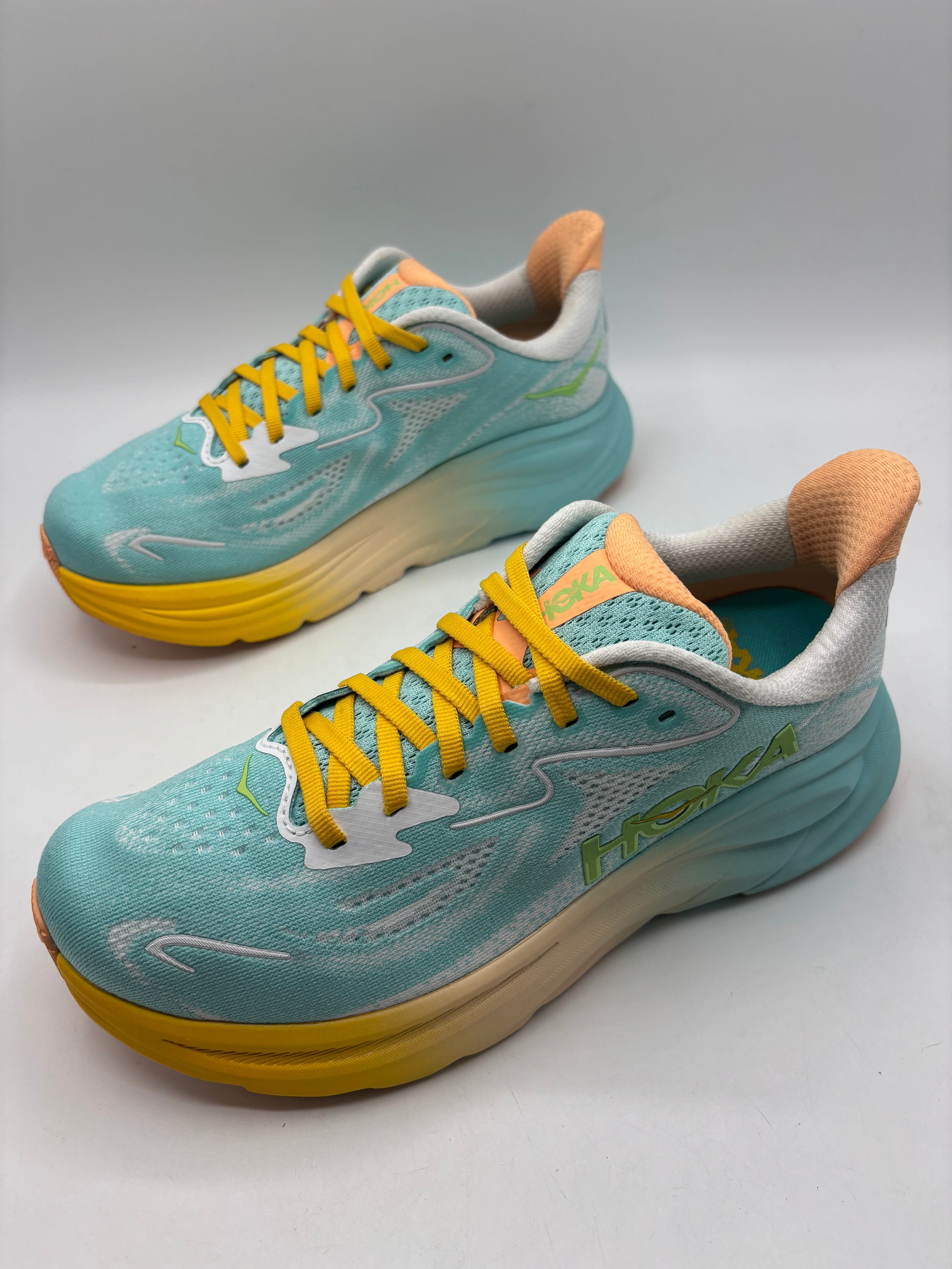 HOKA Clifton 10 running shoes/trainers
