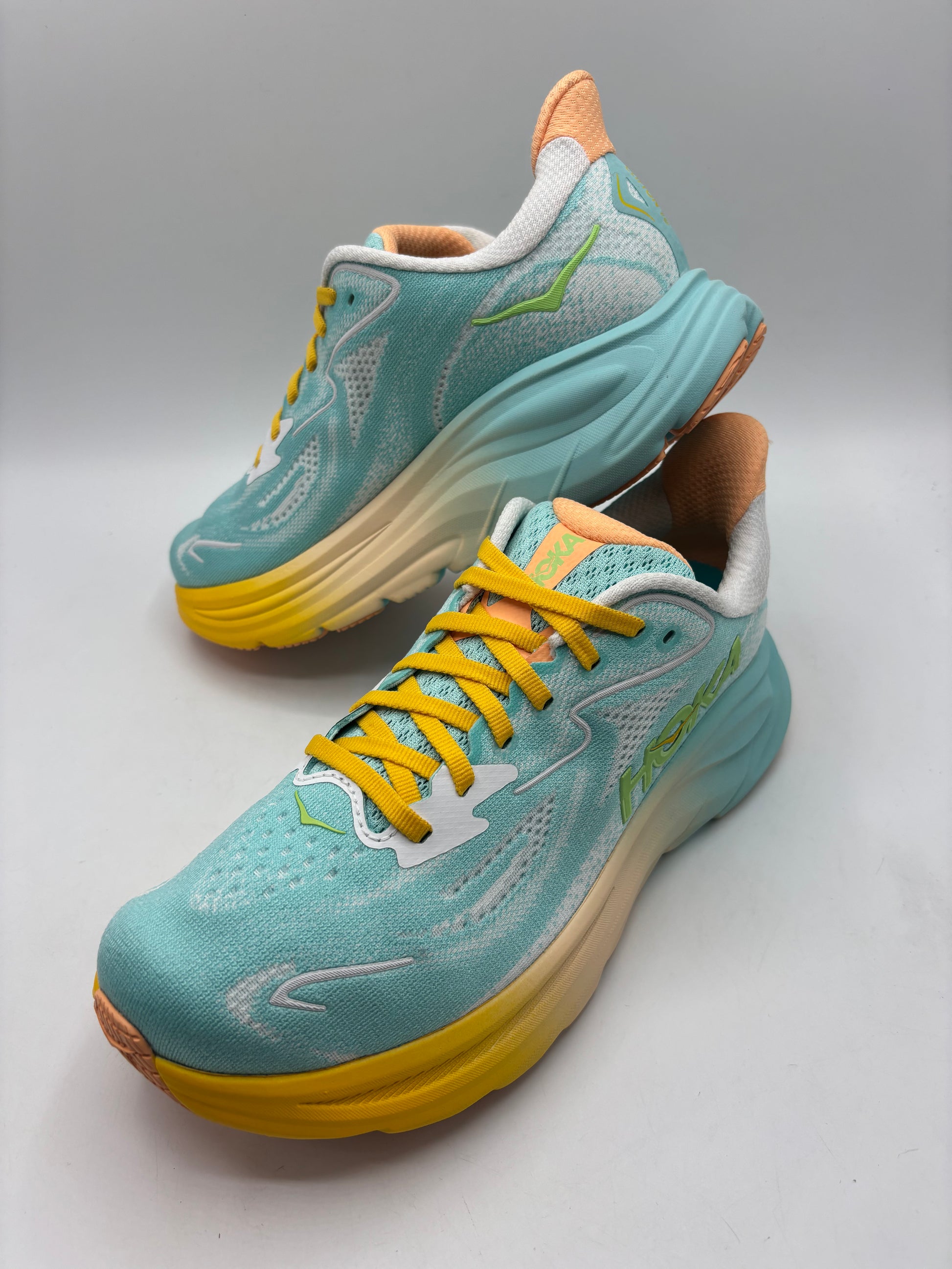 HOKA Clifton 10 running shoes/trainers