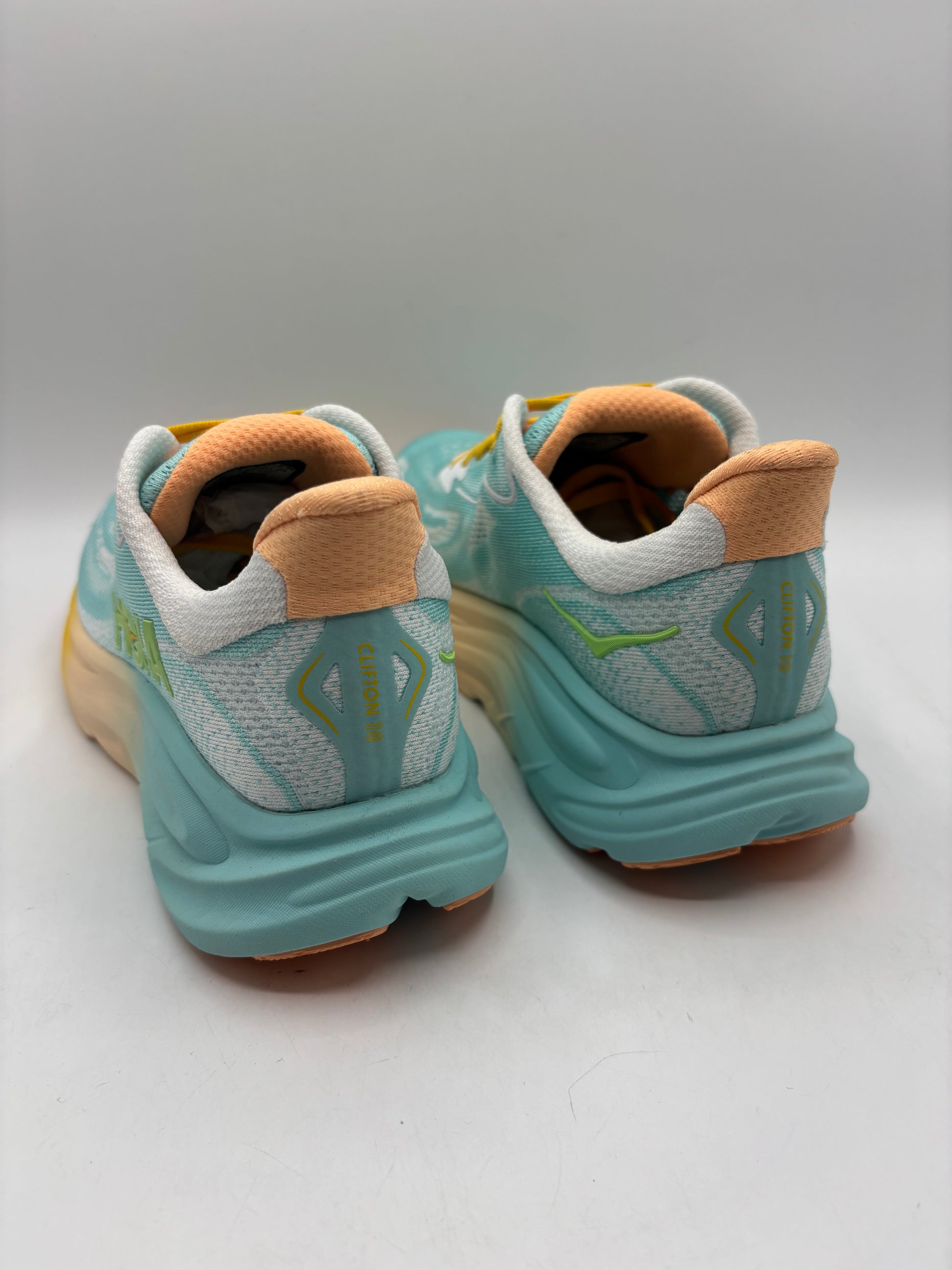 HOKA Clifton 10 running shoes/trainers