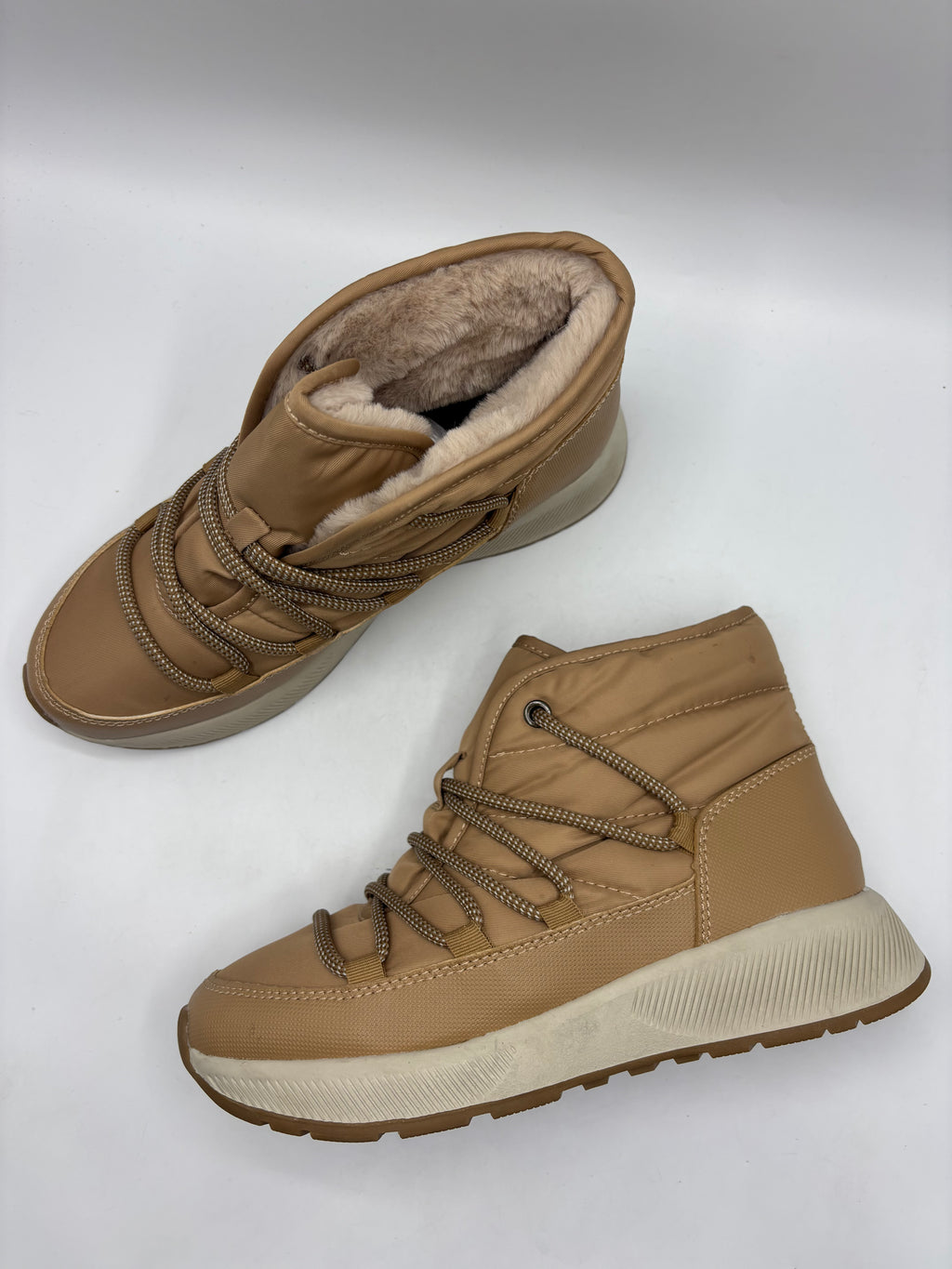 M&S fur lined snow/ankle boots (4)