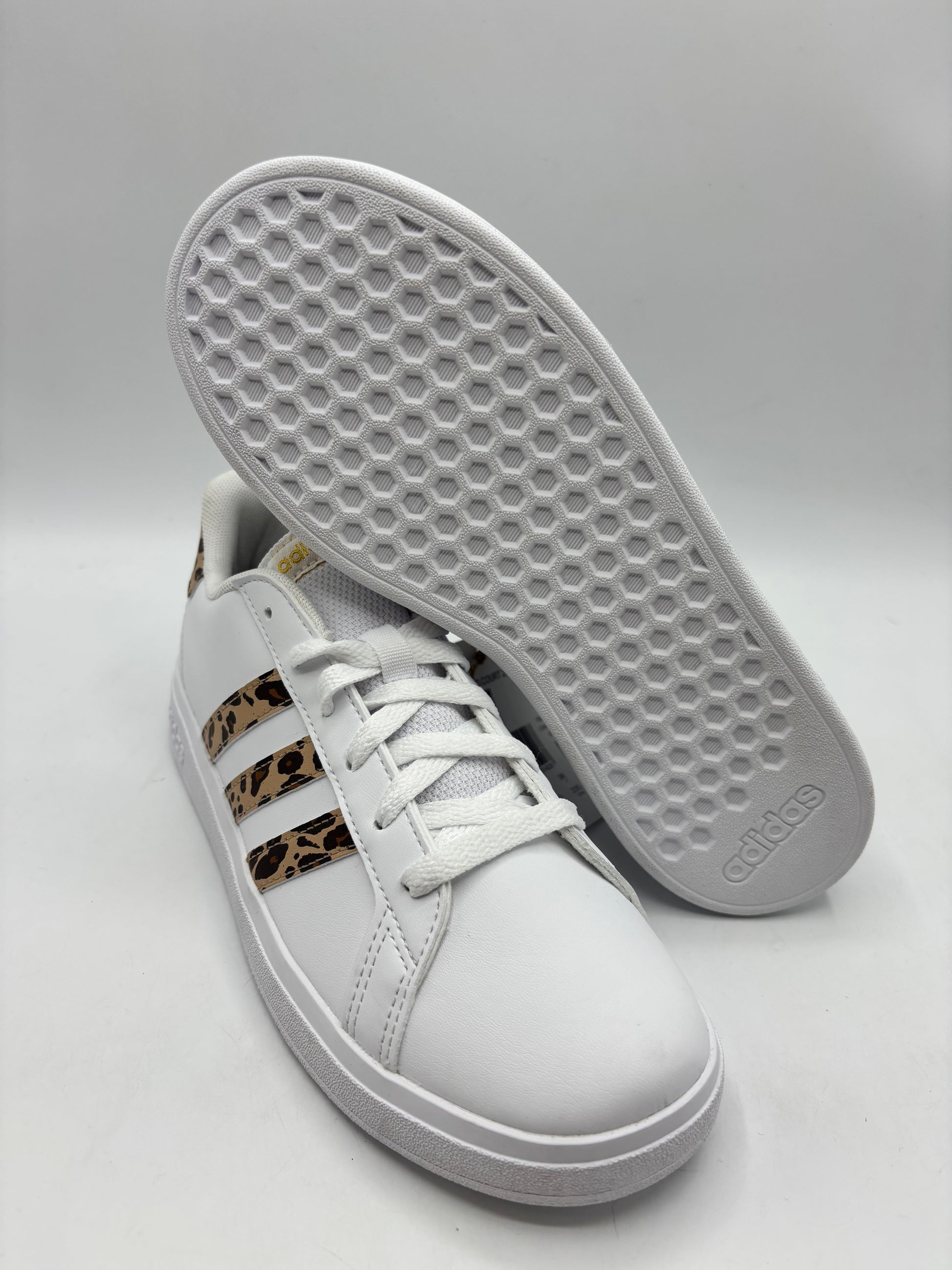 Adidas women’s grand court 2.0 leopard print trainers, size 5