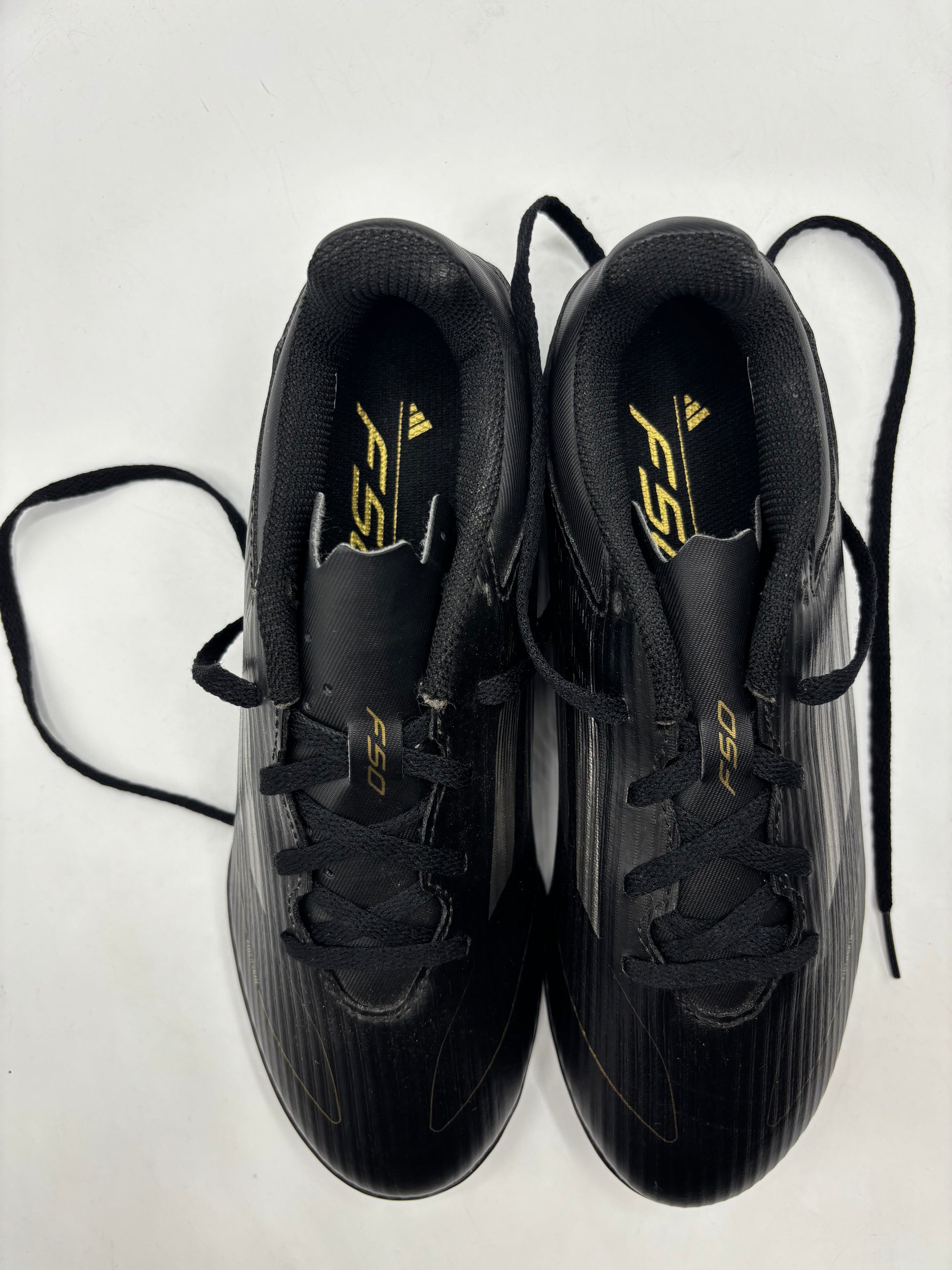 Adidas f50 turf football boots (size 6)