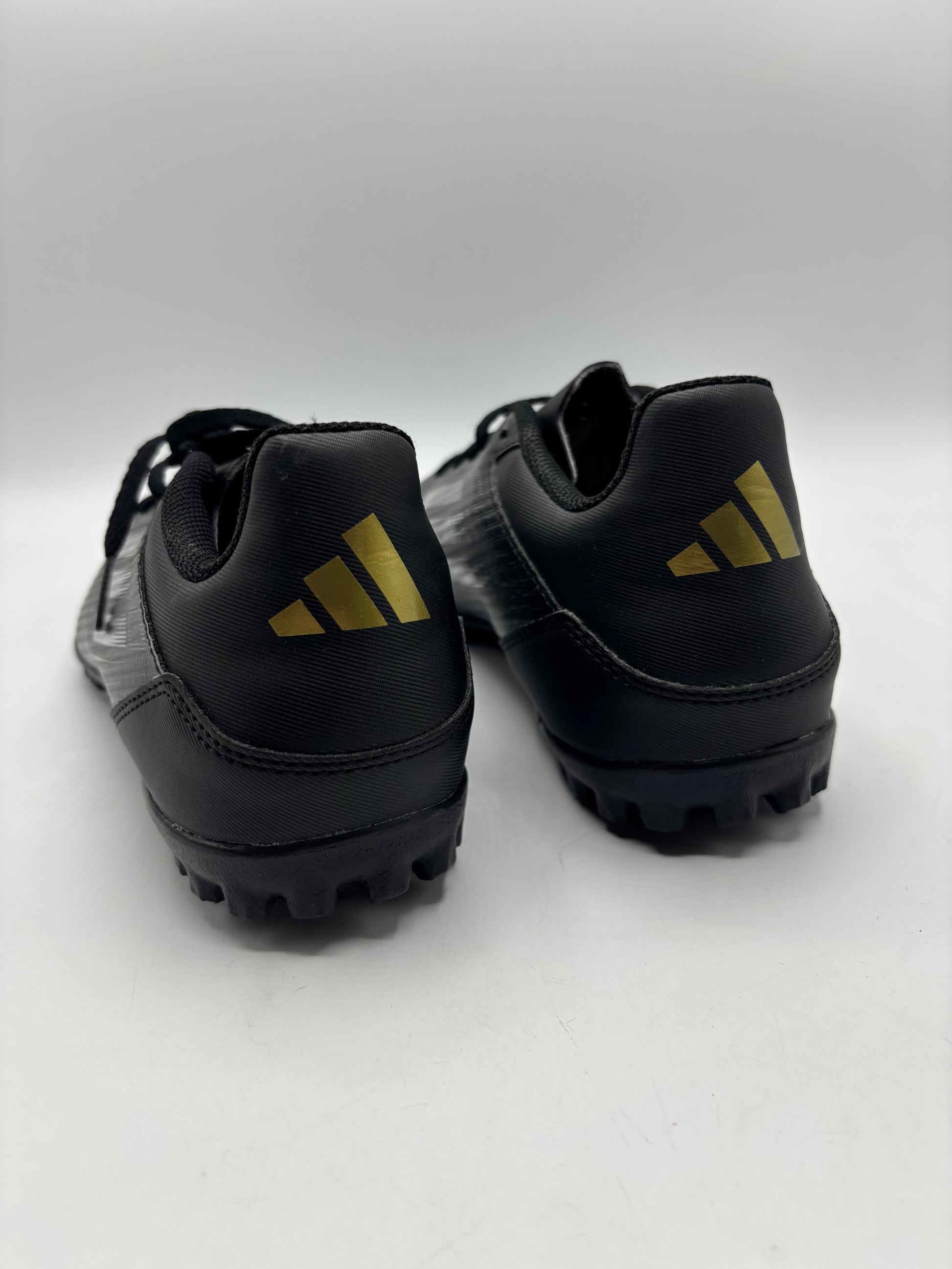 Adidas f50 turf football boots (size 6)