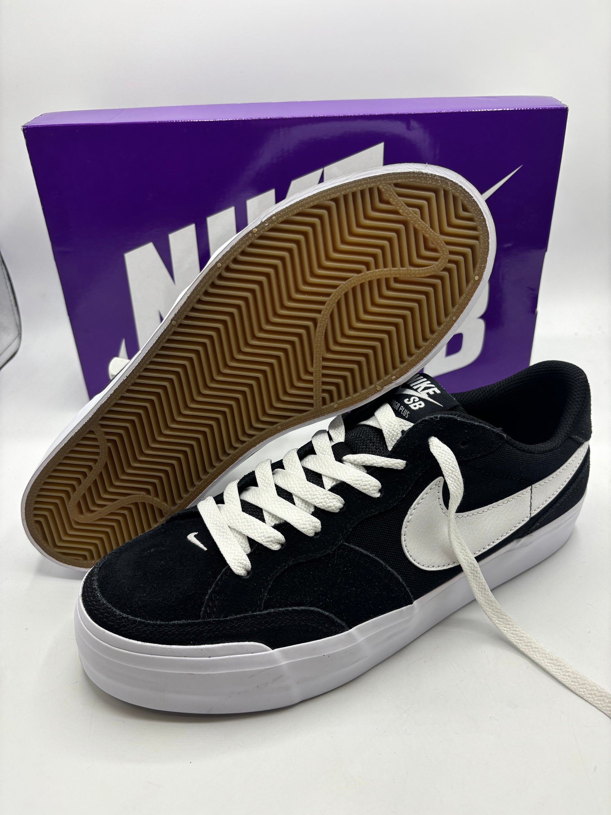 Nike sb pogo plus trainers unisex (6.5)