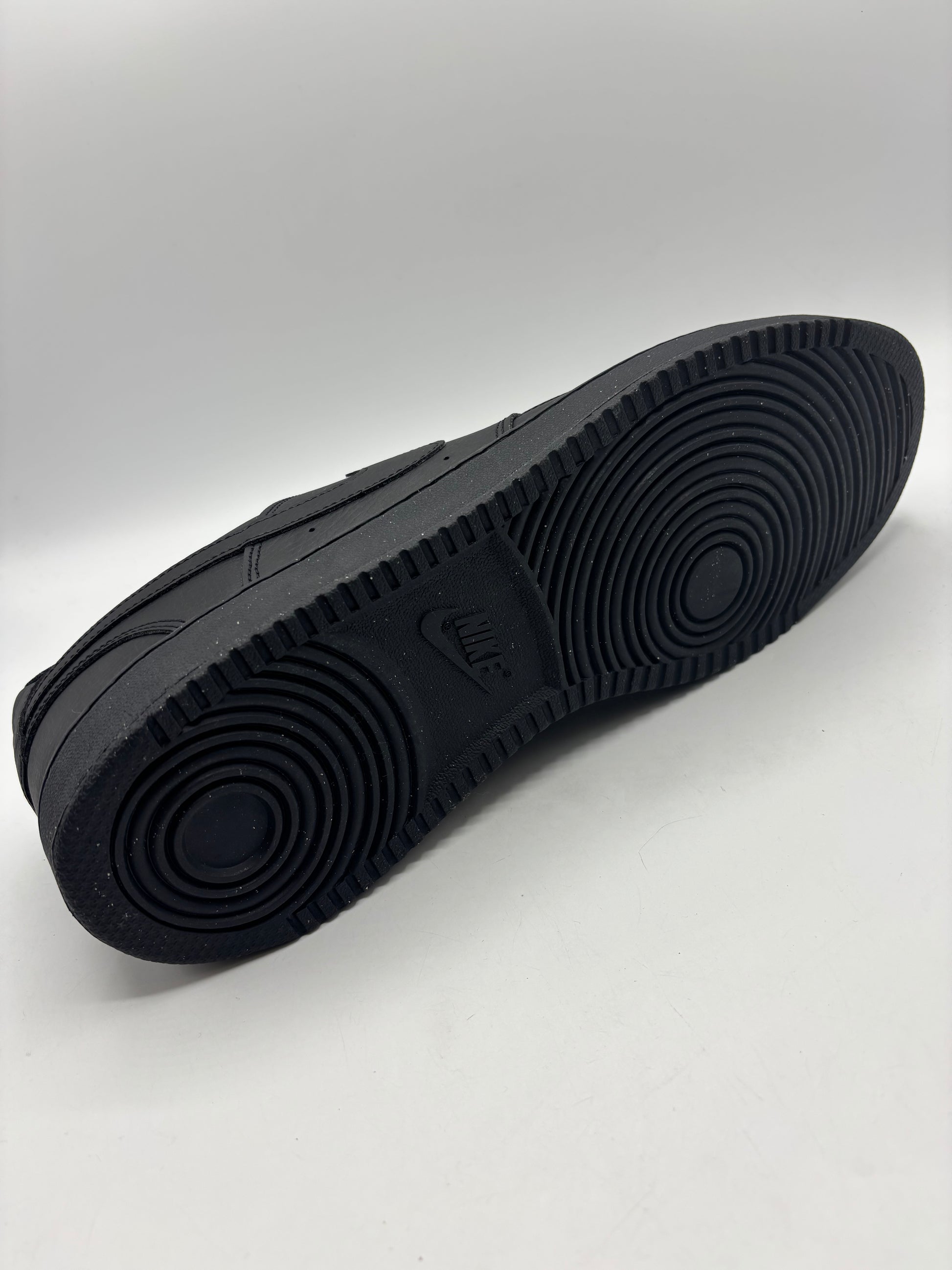 Nike court vision low trainers men’s (size 14)