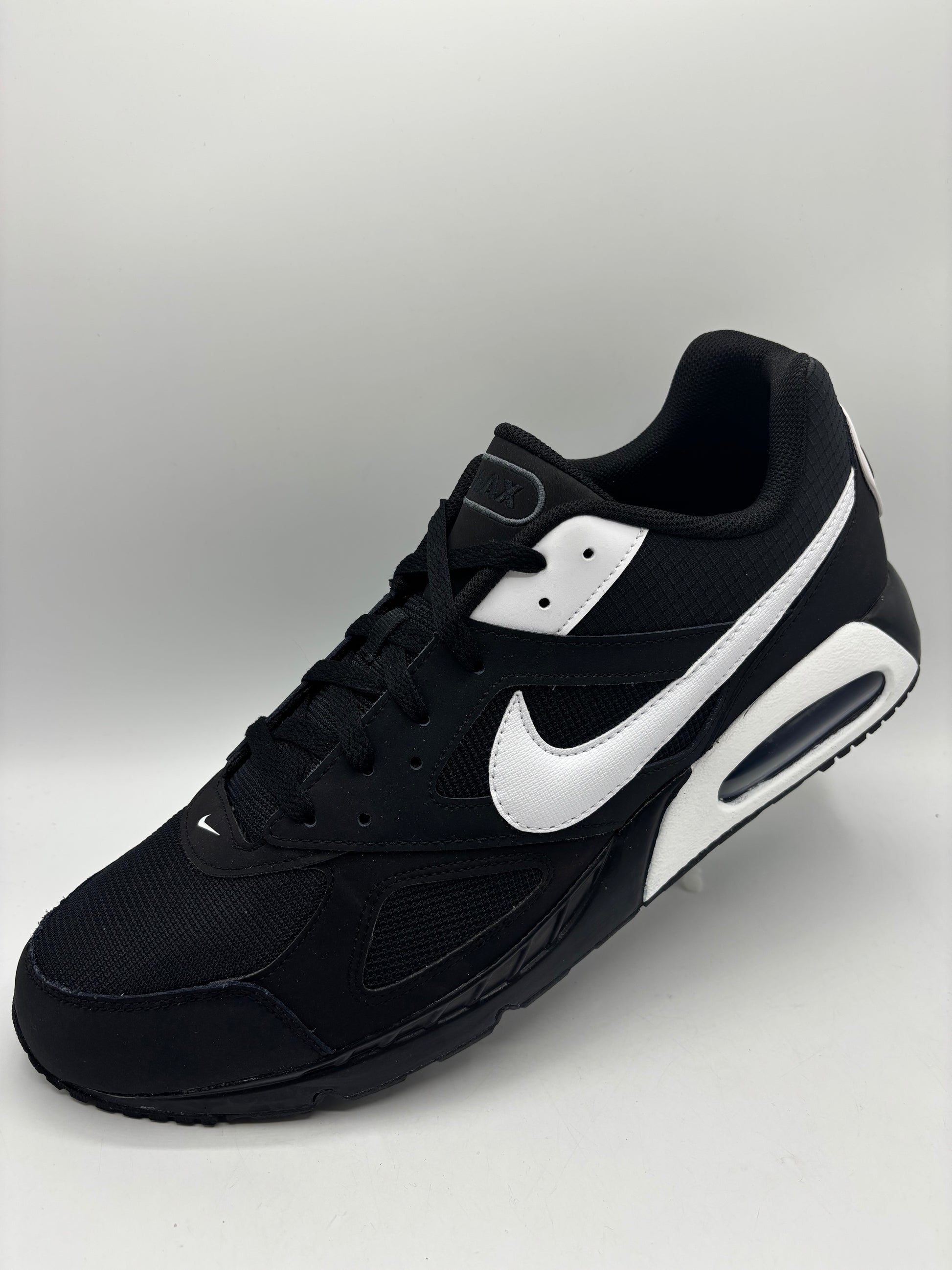 Nike Air Max Ivo Trainers (size 14)