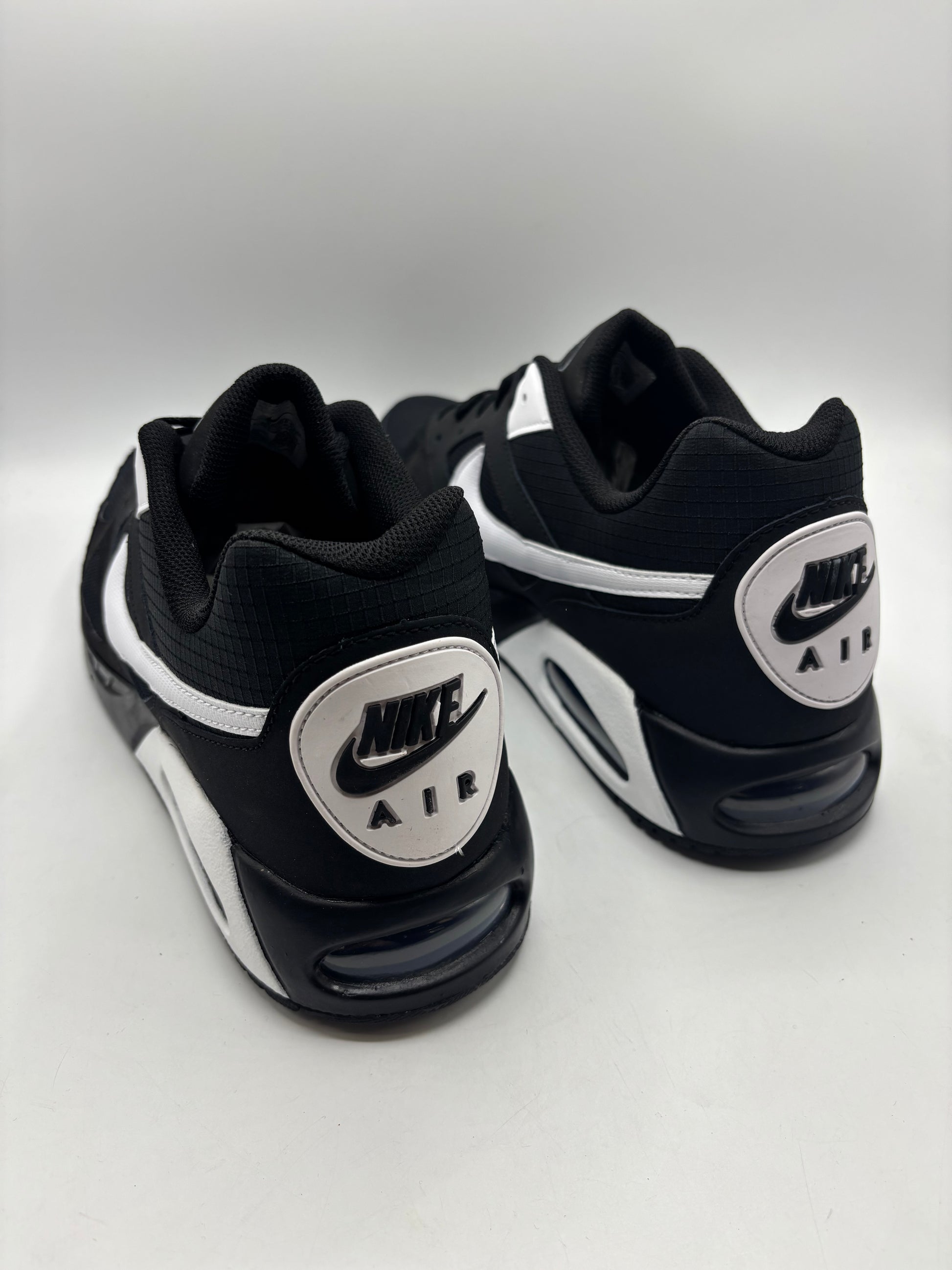 Nike Air Max Ivo Trainers (size 14)