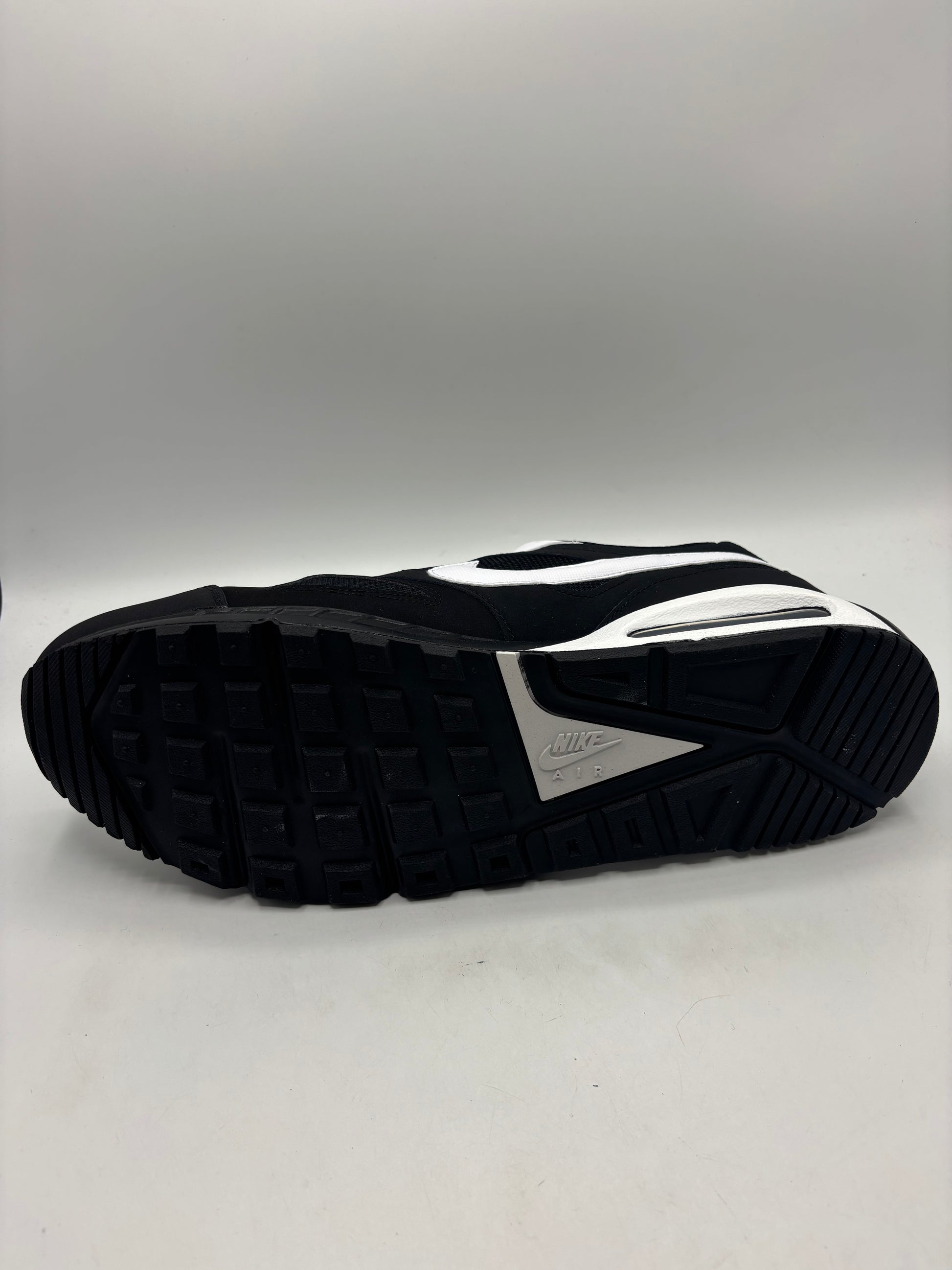 Nike Air Max Ivo Trainers (size 14)