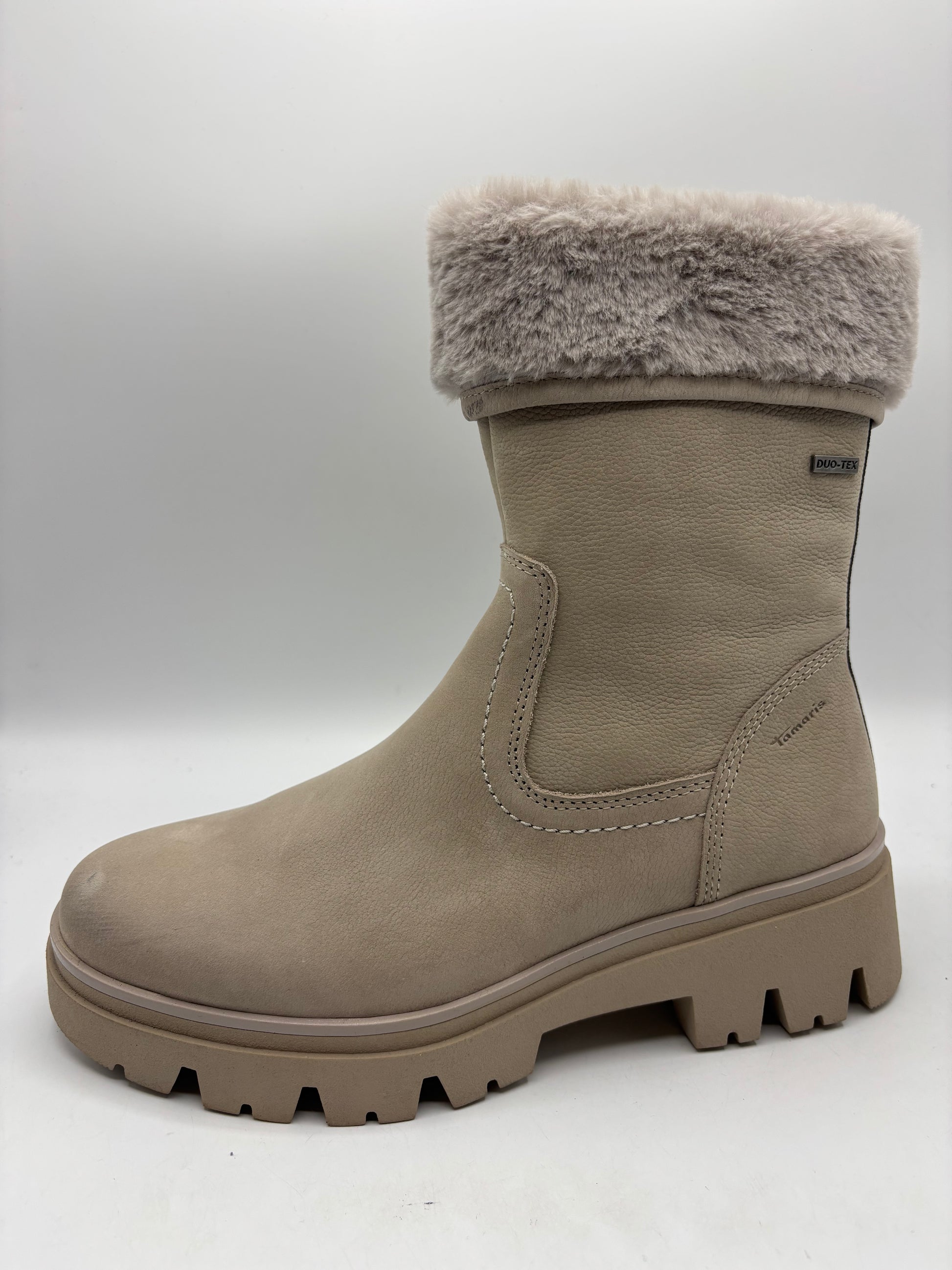 Tamari’s comfort winter boots (size6)