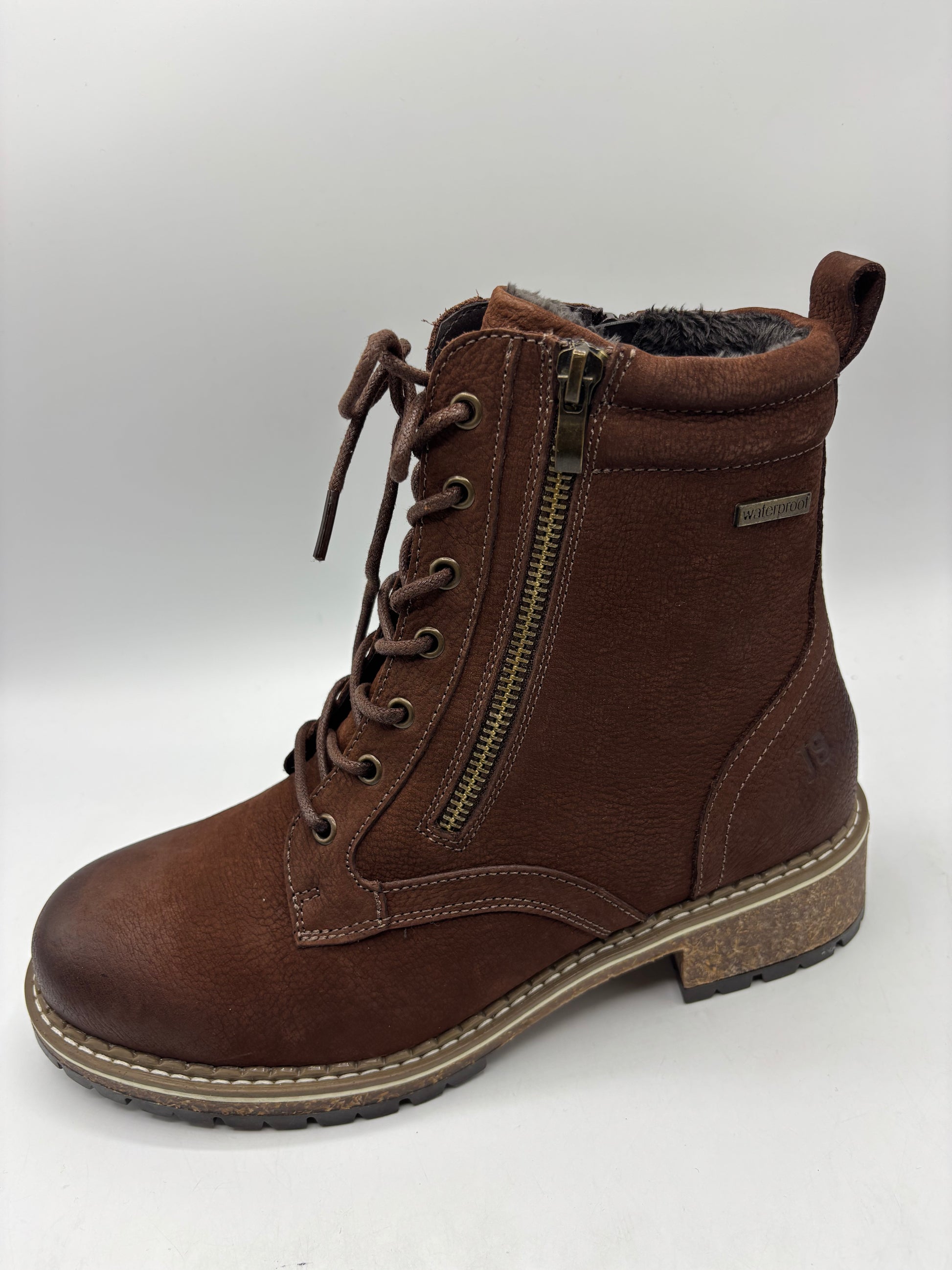 Josef seibel “waylynn 17” lace up ankle biker boots (size 6.5)