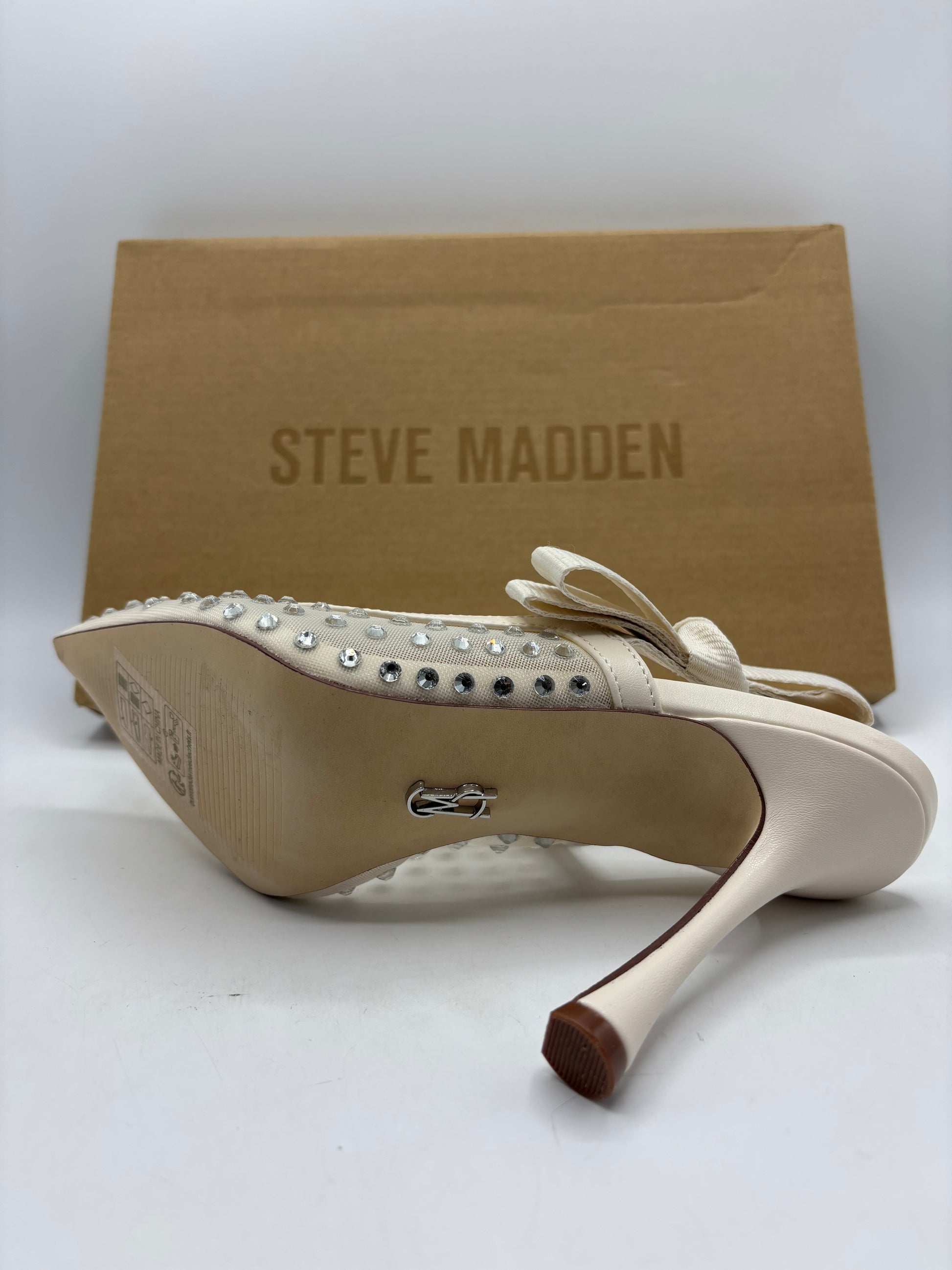 STEVE MADDEN BRYLIE-R PUMP IVORY (size3)
