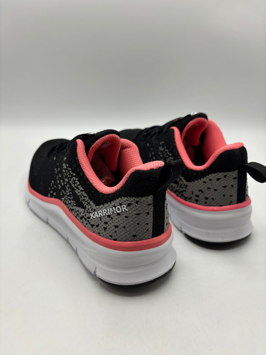 Karrimor Duma 6 running shoes (size 3,4) junior