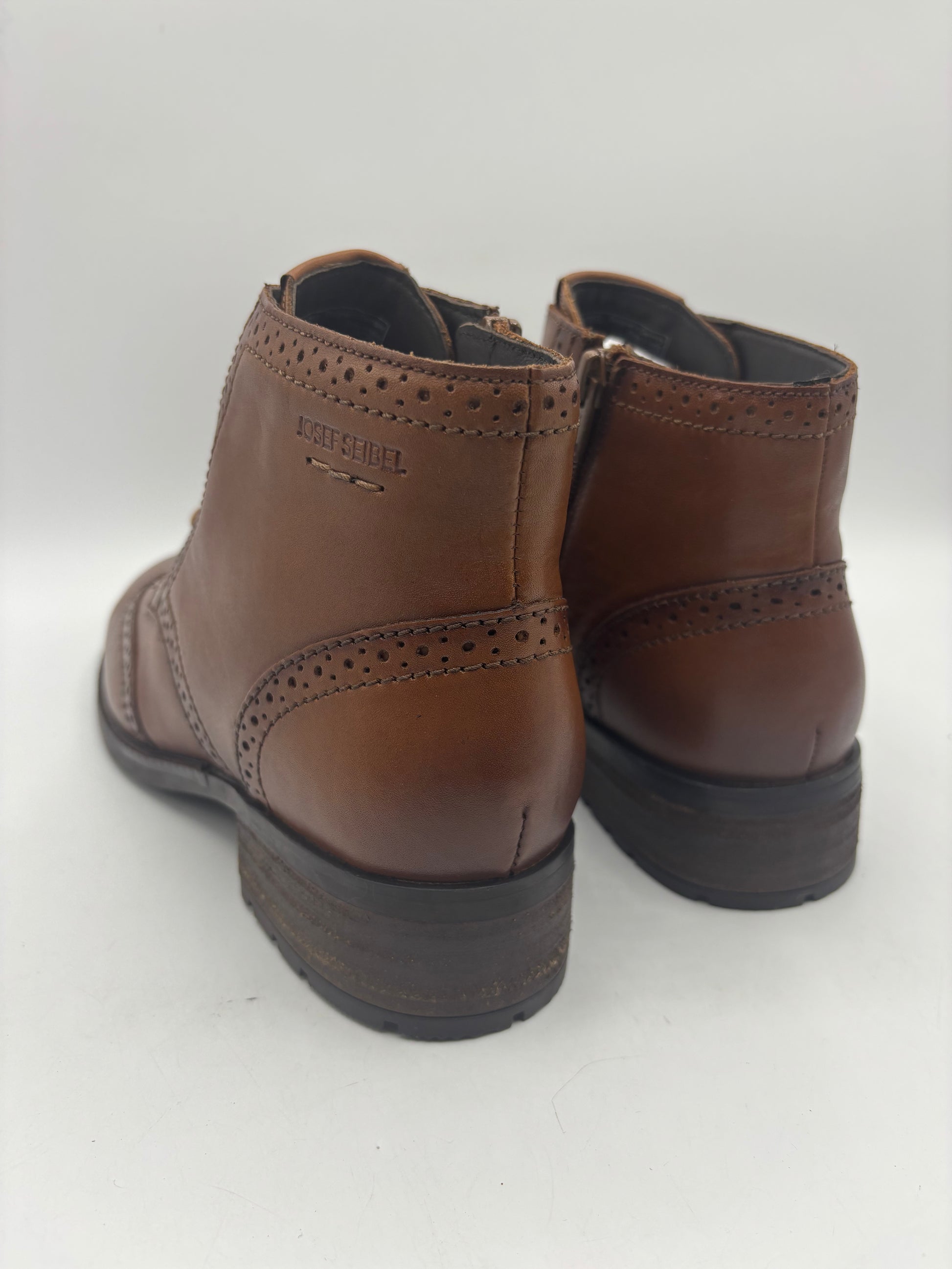 Josef seibel “Kate 11” brown leather ankle boots