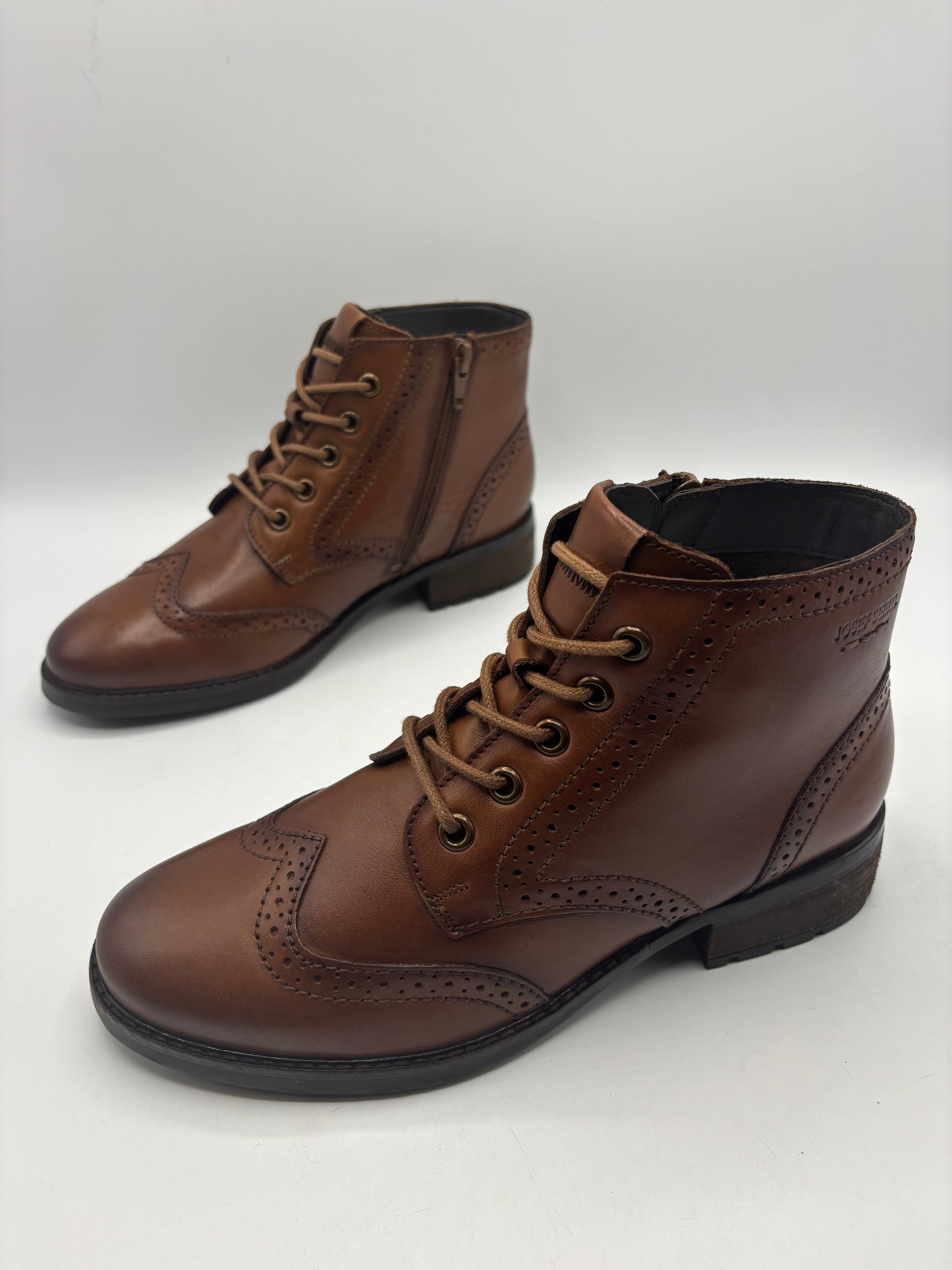 Josef seibel “Kate 11” brown leather ankle boots