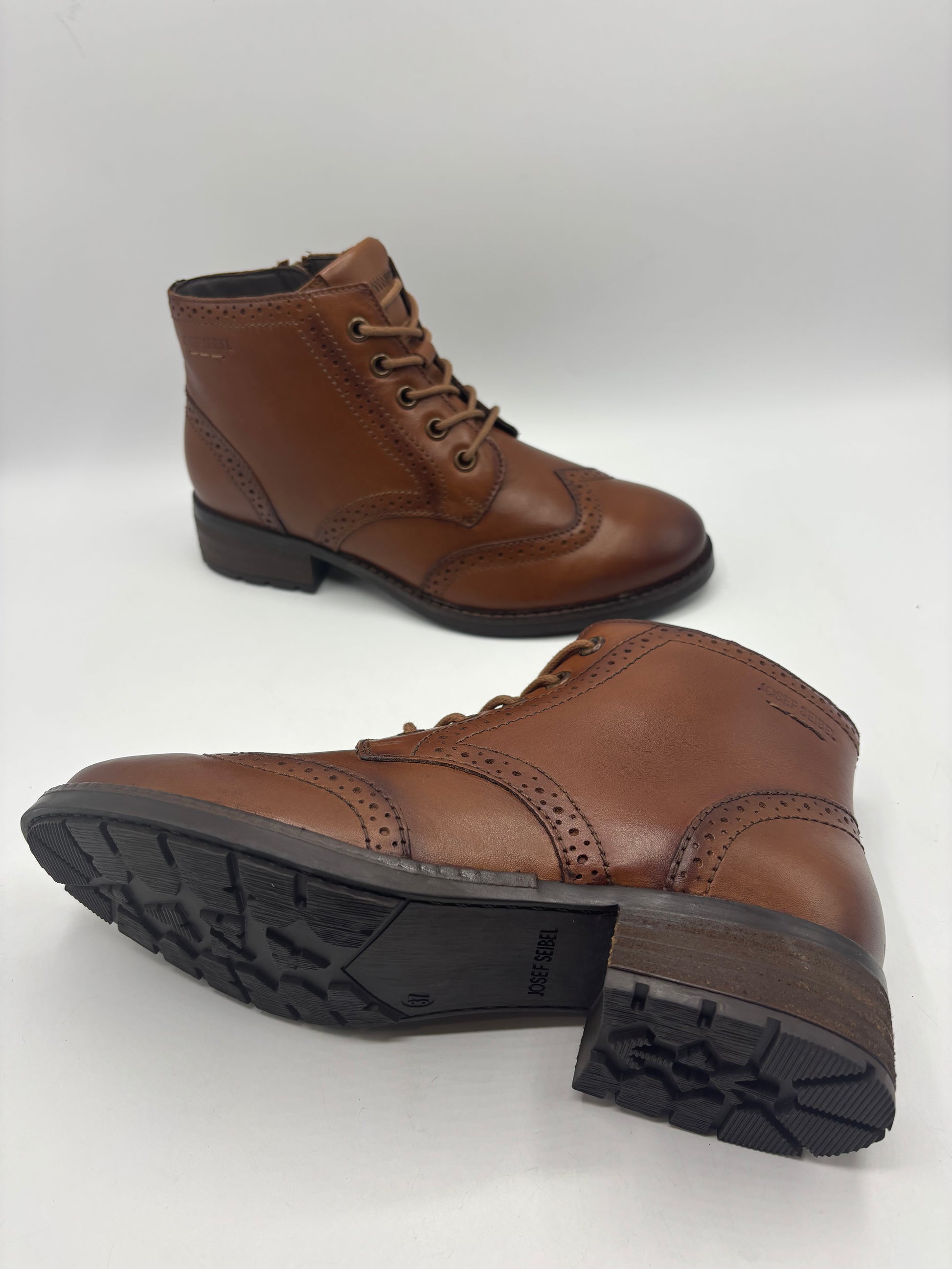 Josef seibel “Kate 11” brown leather ankle boots