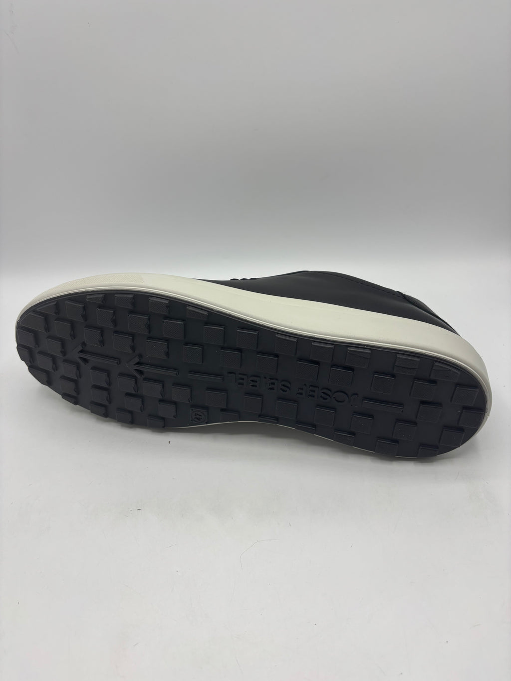 Josef seibel maddox 05 men’s leather trainers (size 12)