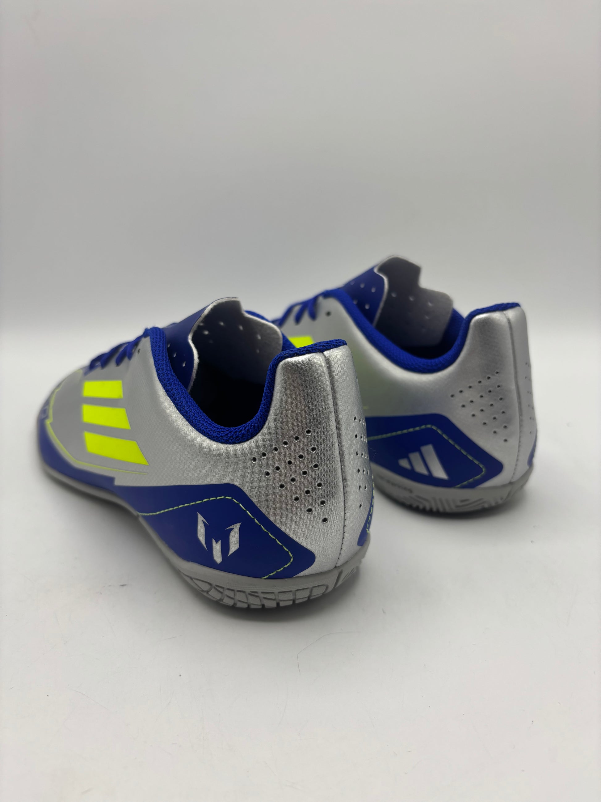 Adidas f50 Messi indoor kids football boots (size4)