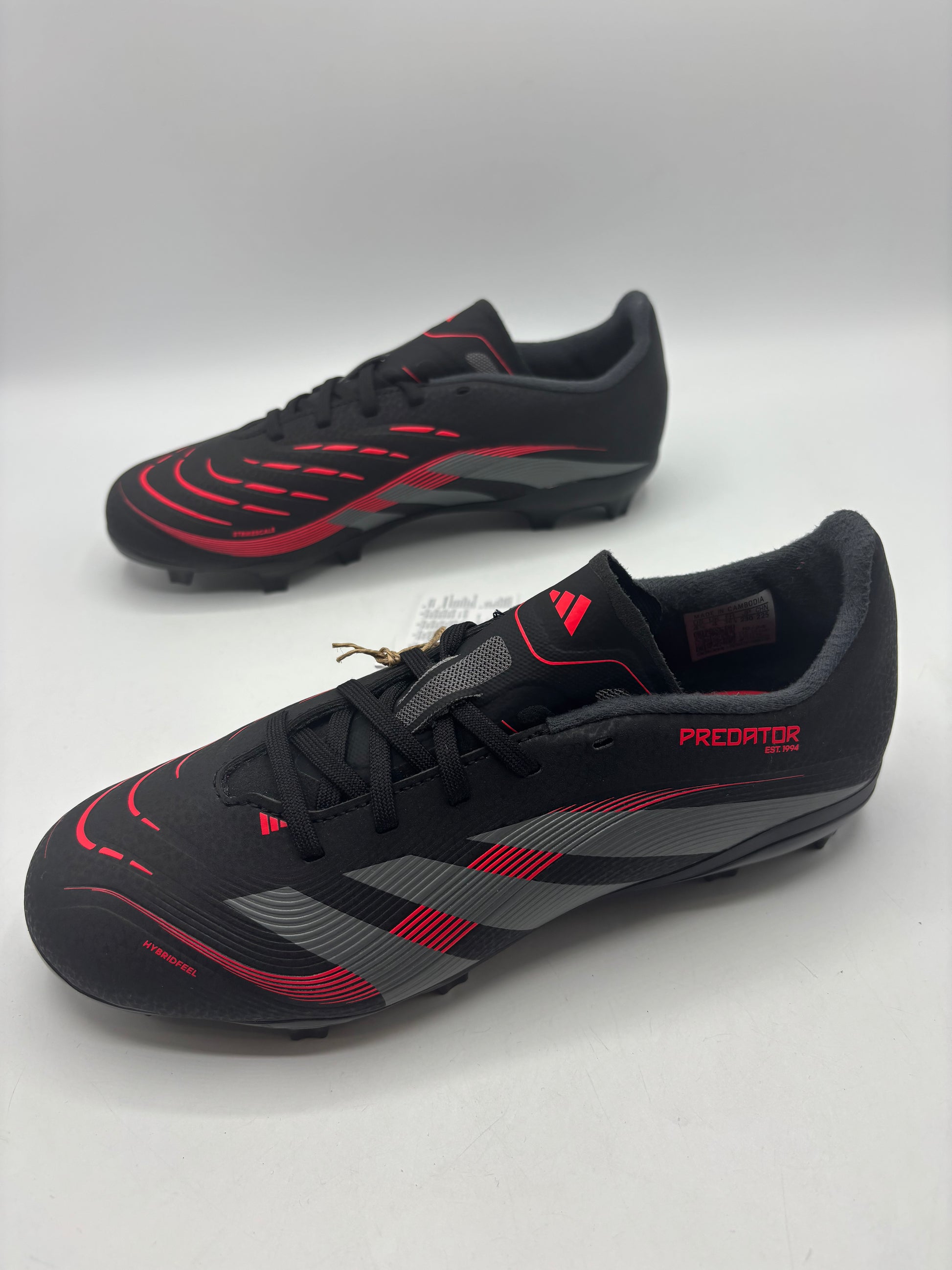 Adidas predator kids soft ground football boots (size4)