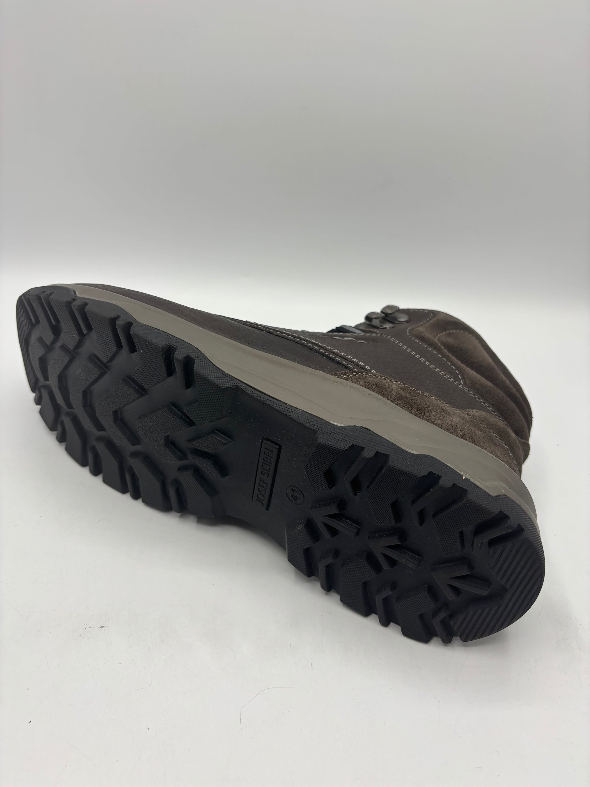 JOSEF SEIBEL Leroy 01 mens lace-up leather boots