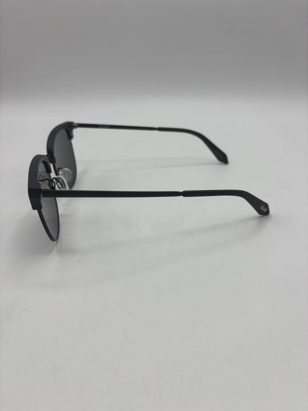 QUAY “evasive” polarized sunglasses