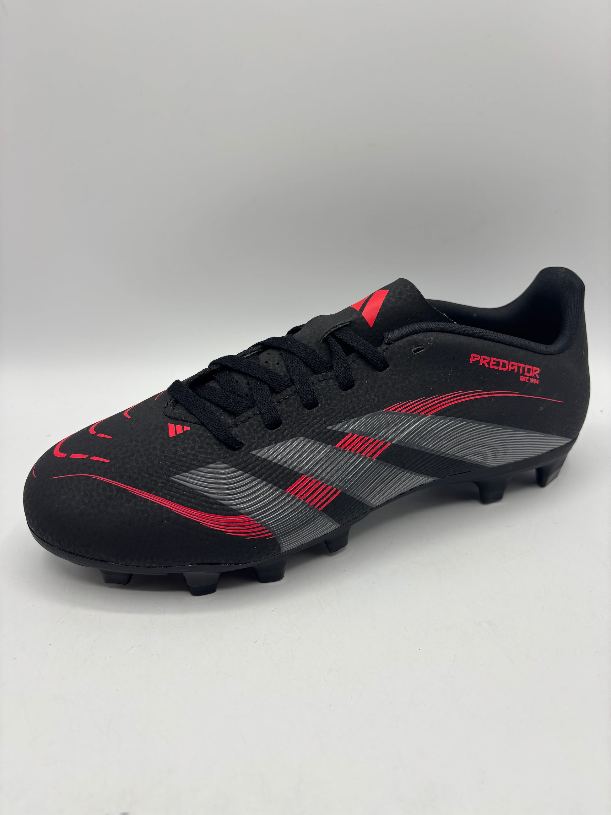 ADIDAS PREDATOR CLUB FIRM/MULTI-GROUND BOOTS (size 7)