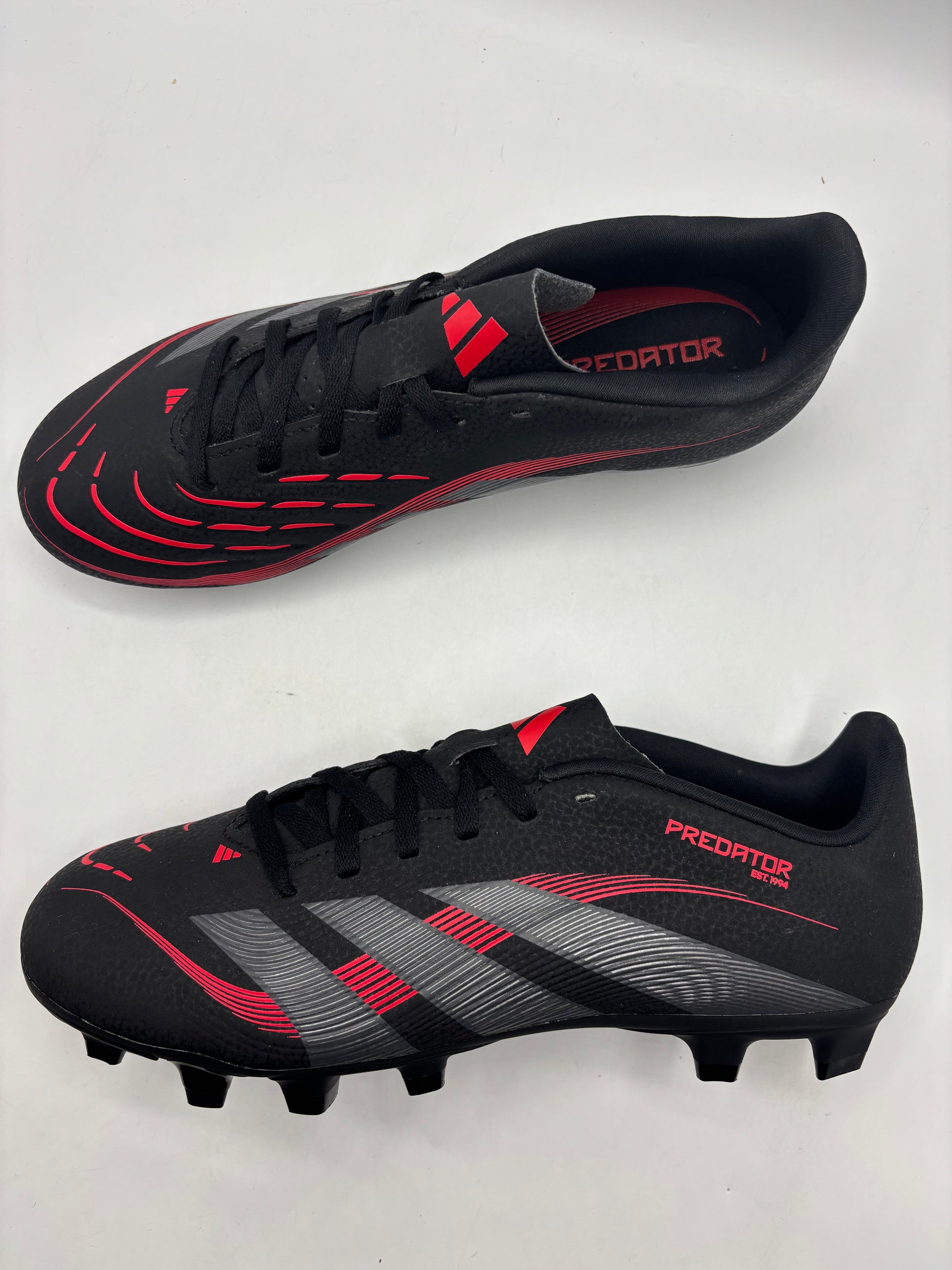 ADIDAS PREDATOR CLUB FIRM/MULTI-GROUND BOOTS (size 7)