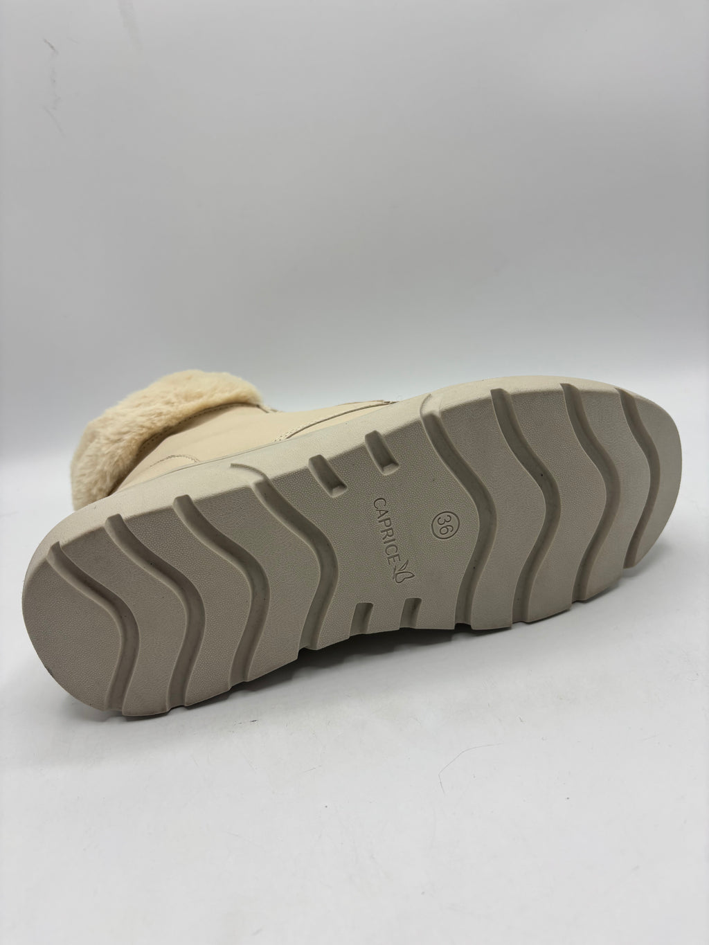 Caprice off white snow boots (3)