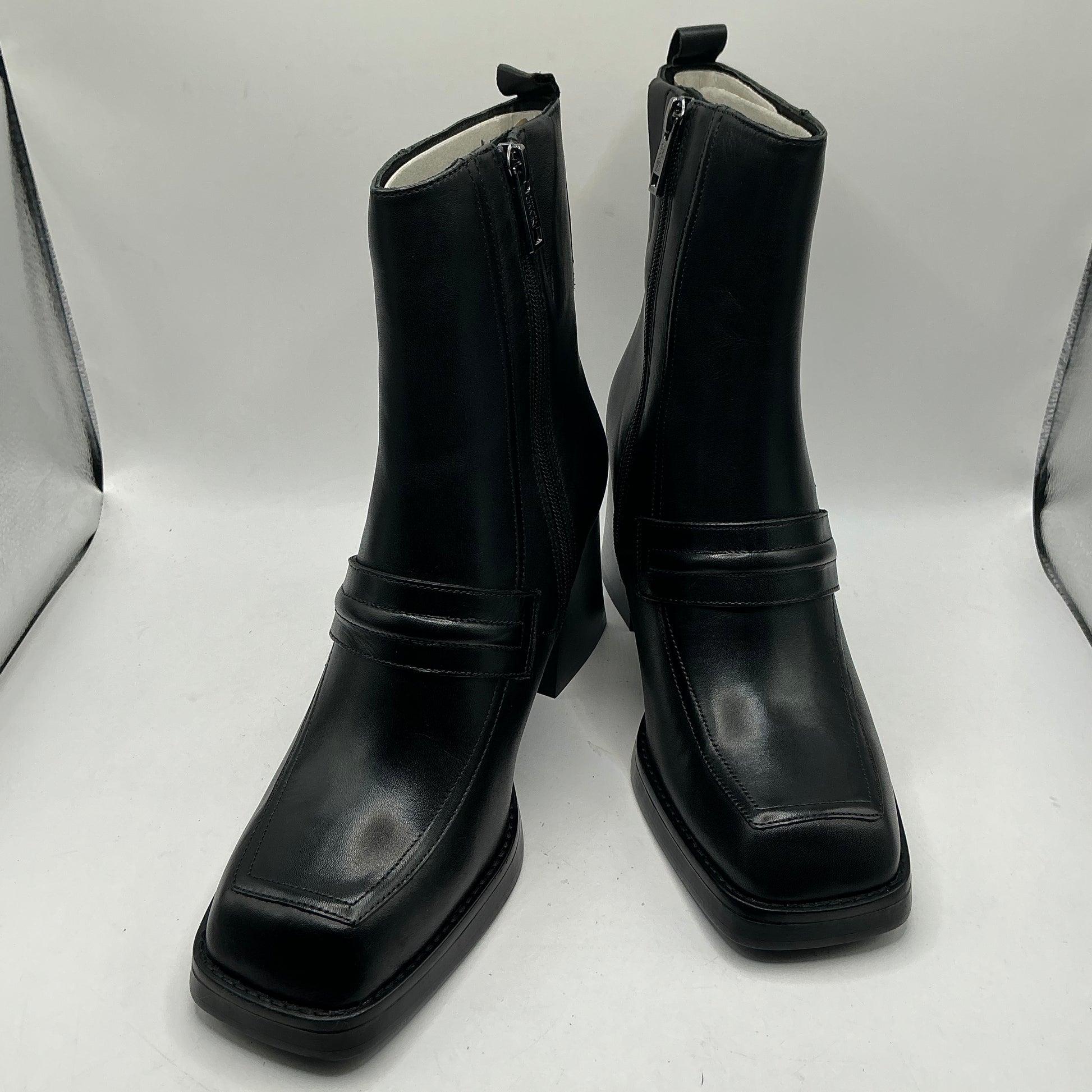 Newd Tamaris black leather ankle boots