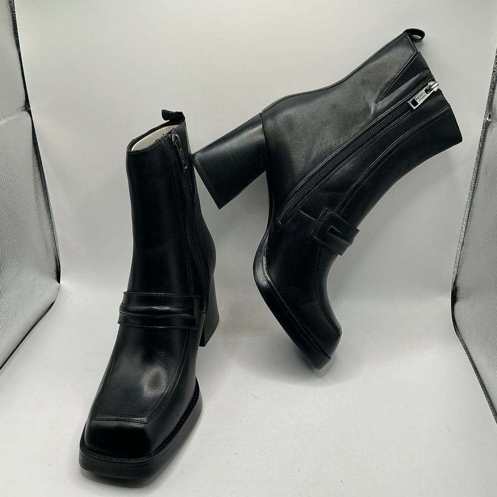 Newd Tamaris black leather ankle boots