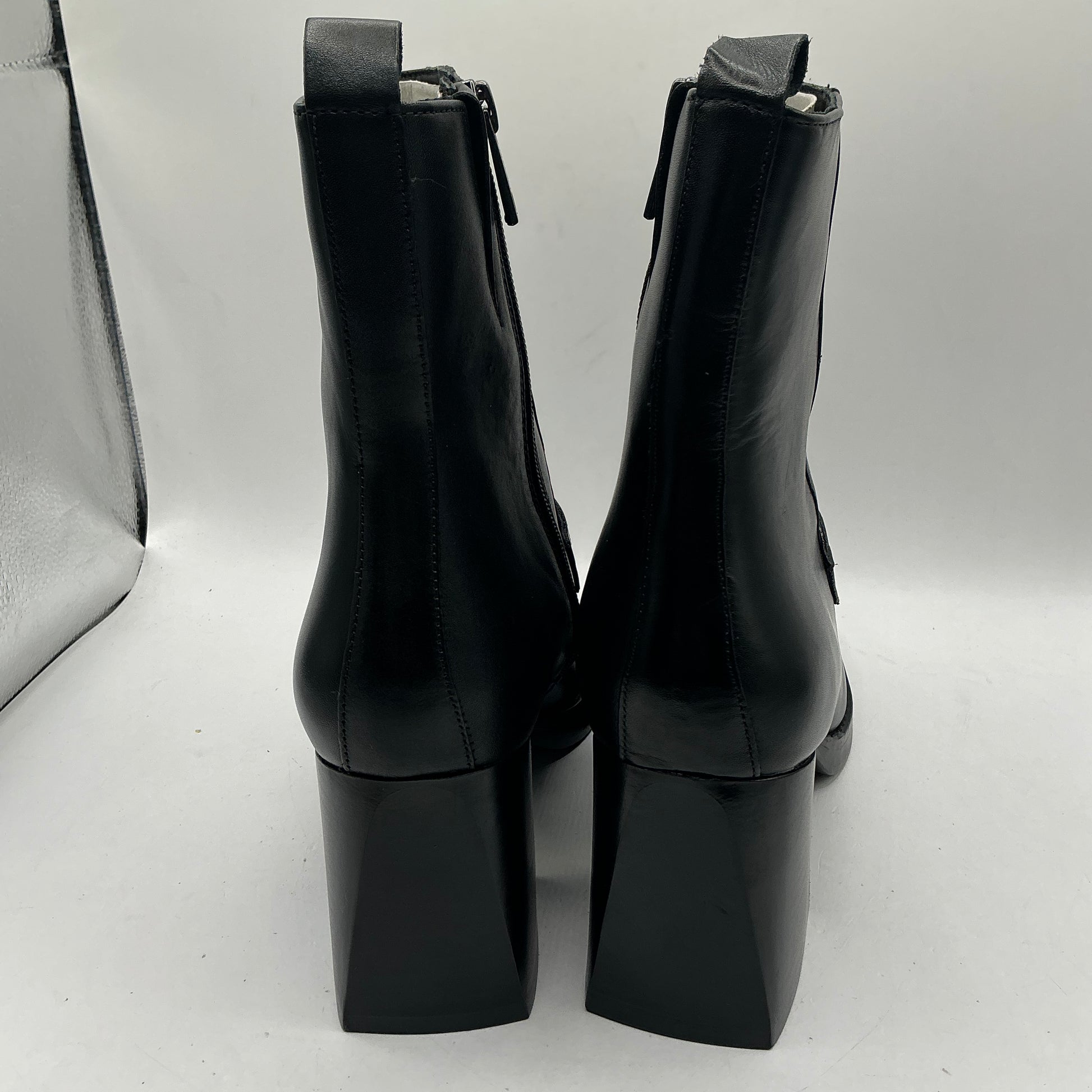 Newd Tamaris black leather ankle boots