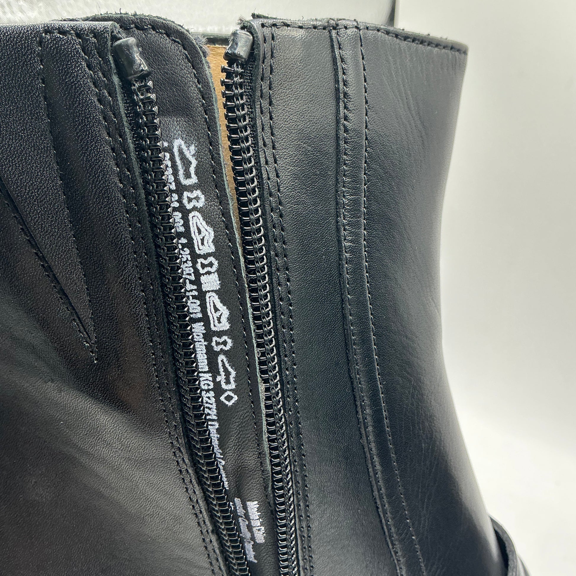 Newd Tamaris black leather ankle boots