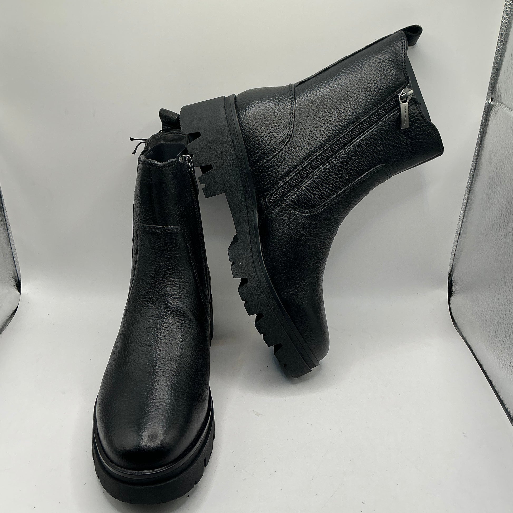Tamaris comfort black leather ankle boots