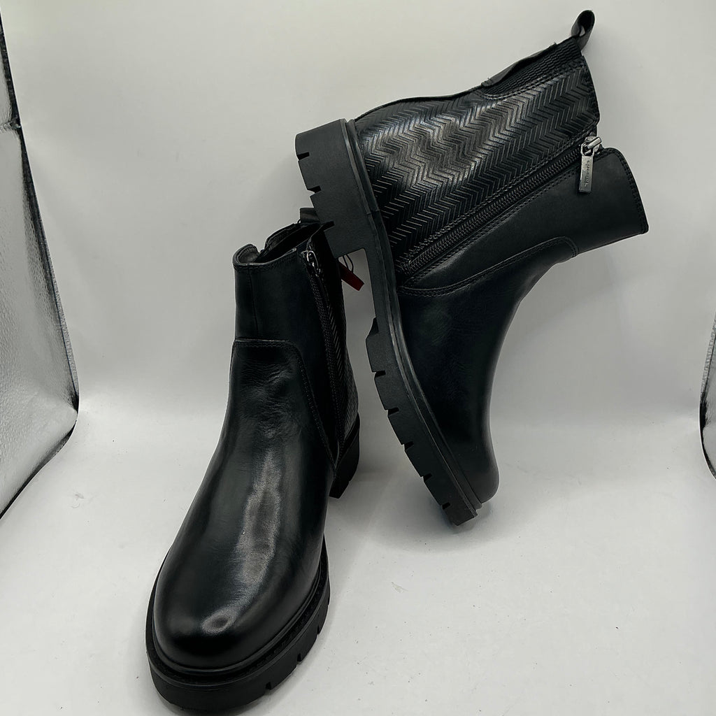 Tamaris comfort black leather ankle boots with zip