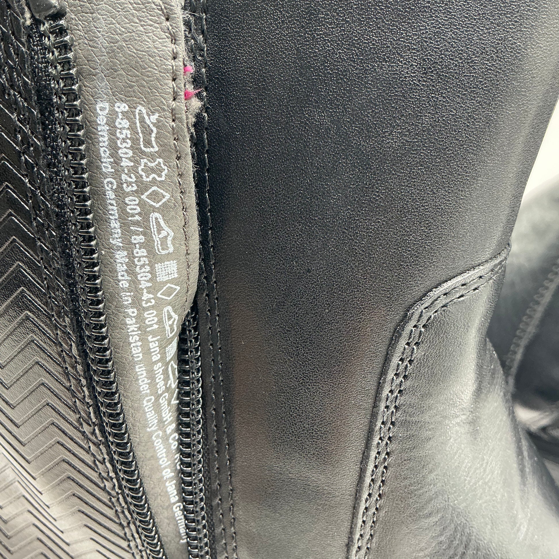 Tamaris comfort black leather ankle boots with zip