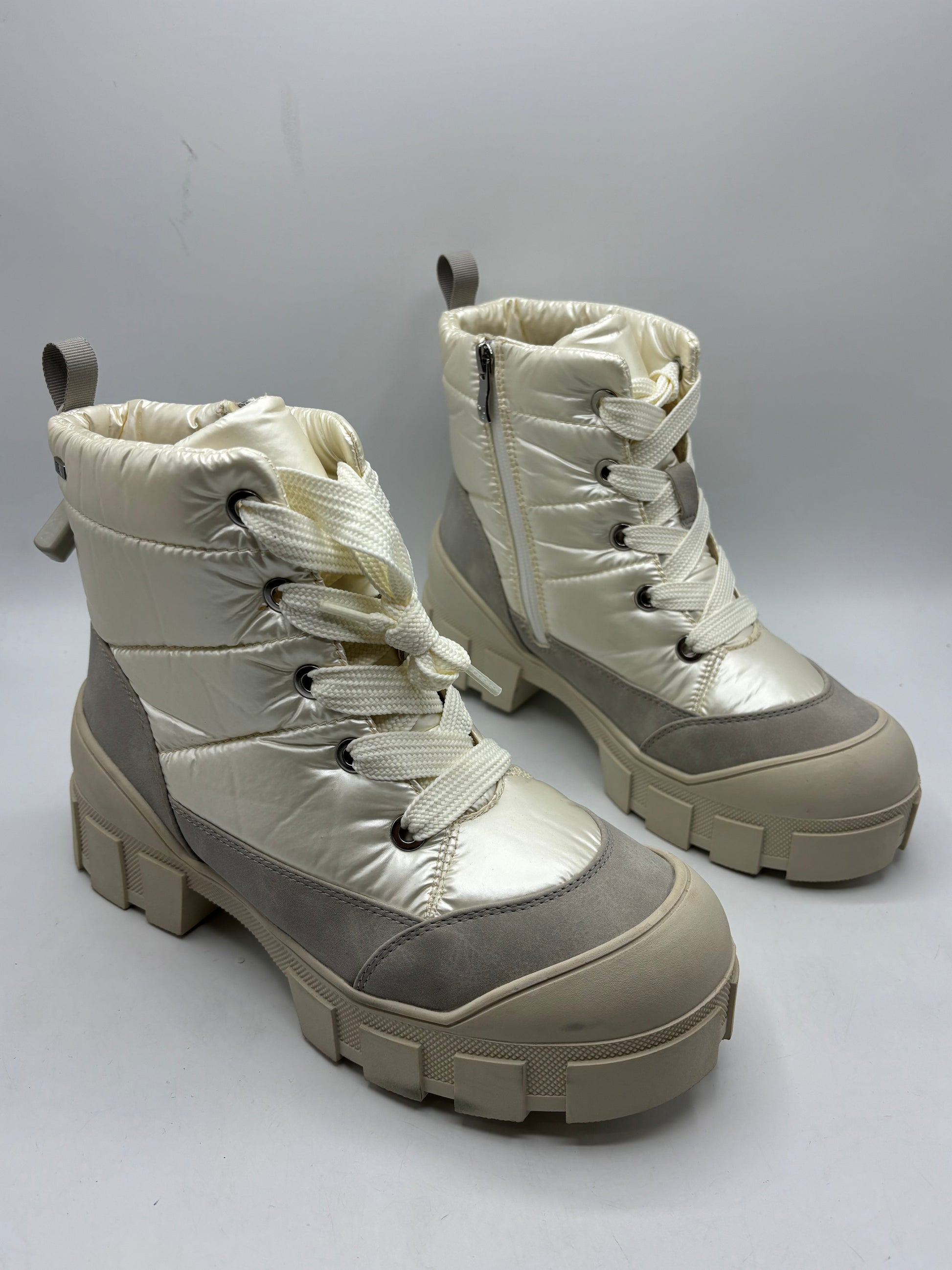 Caprice Ivory pearl chunky winter boots