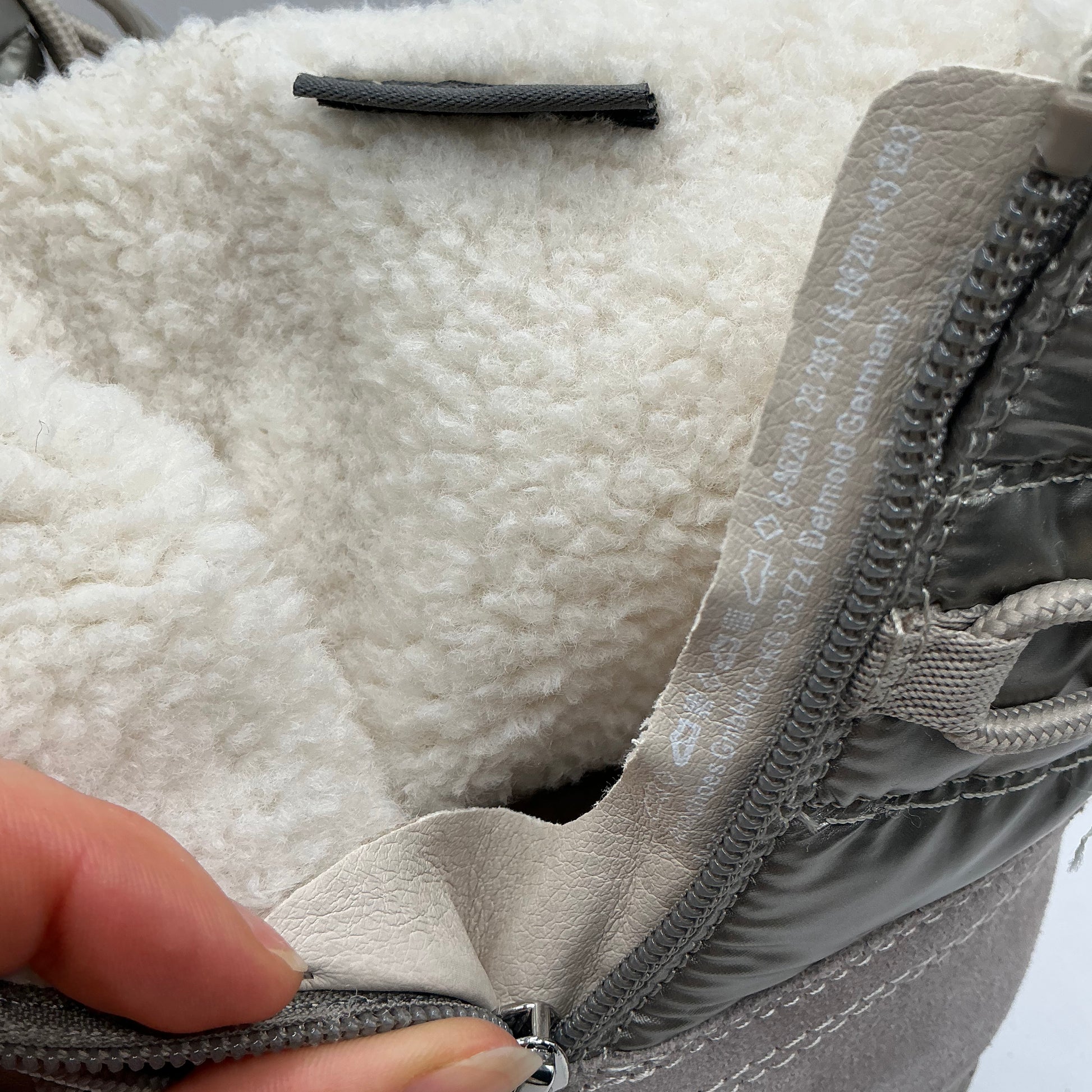 Tamaris light grey/metalic winter boots