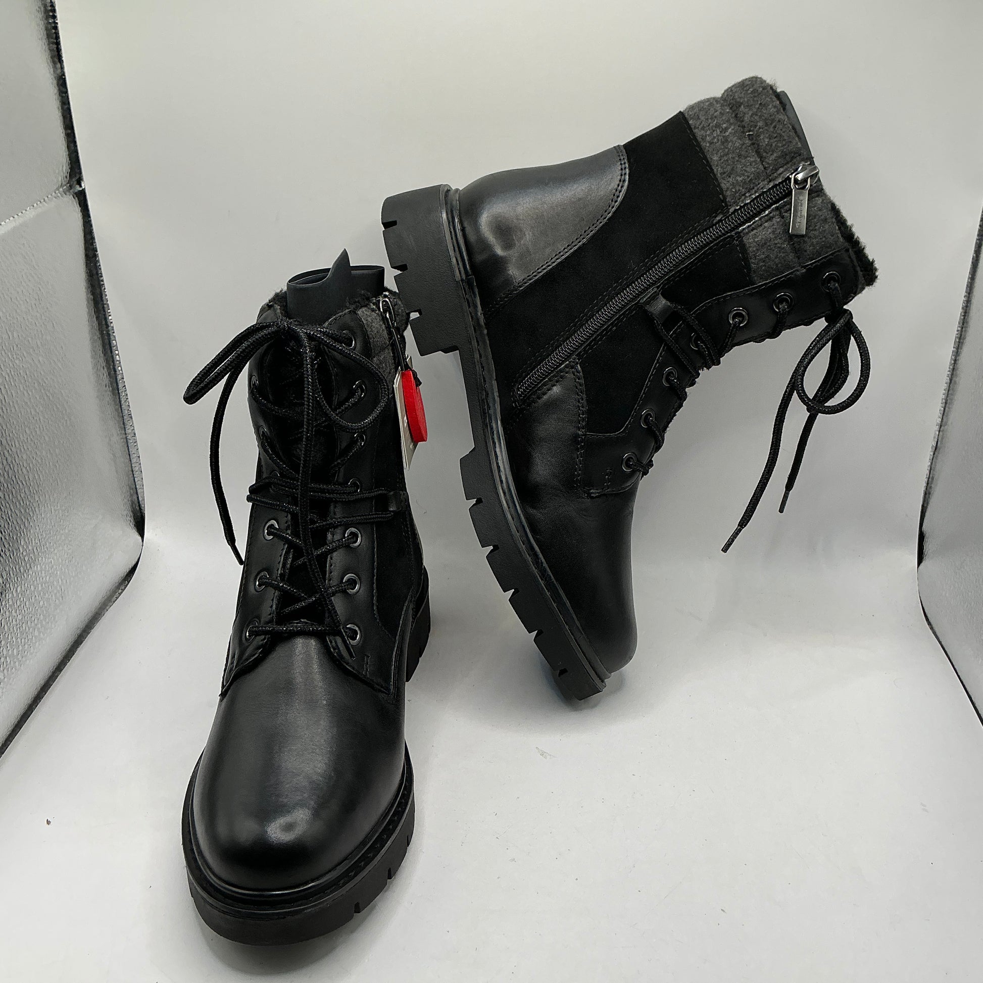 Tamaris comfort woolly lined black leather boots