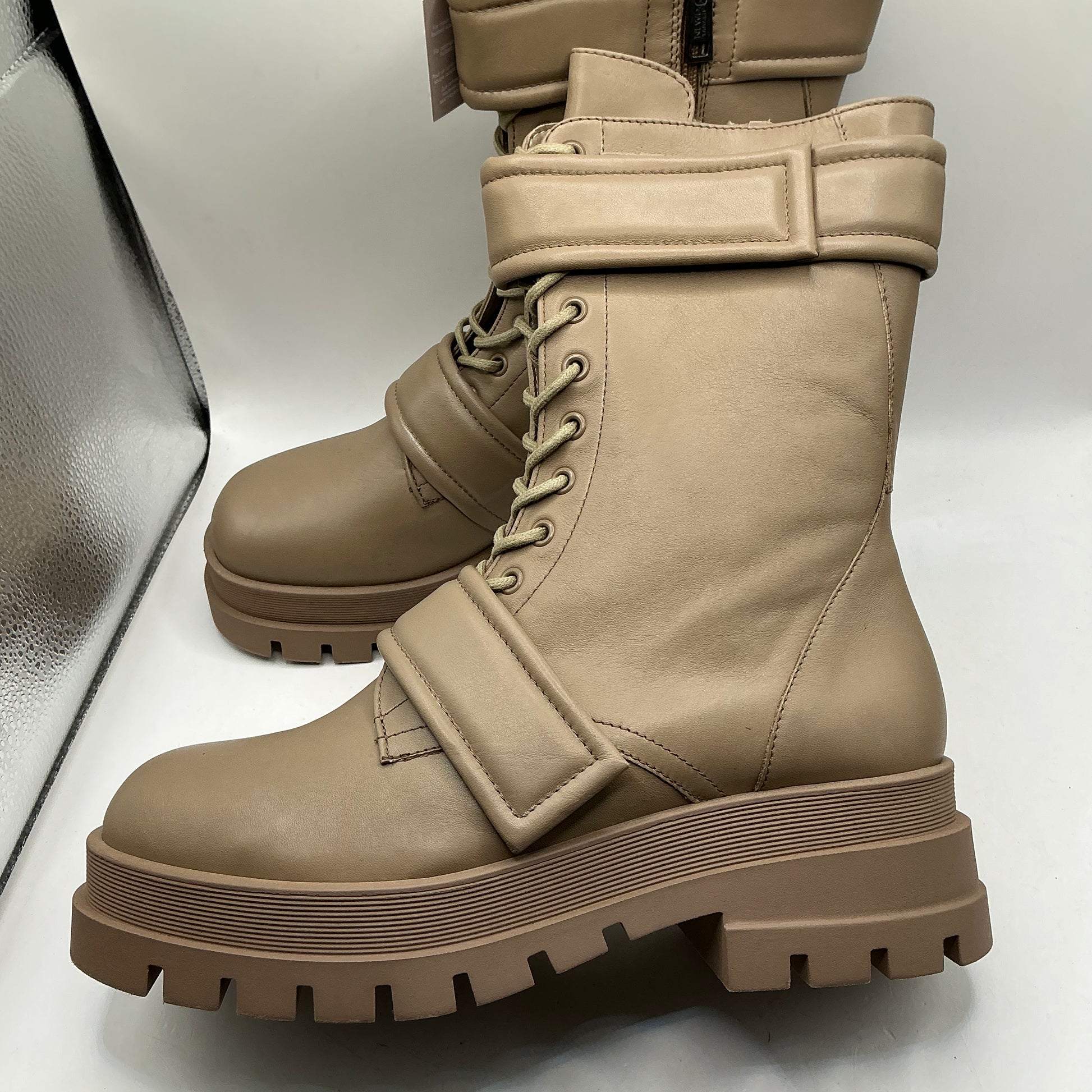 Tamaris Newd neutral coloured leather combat boots