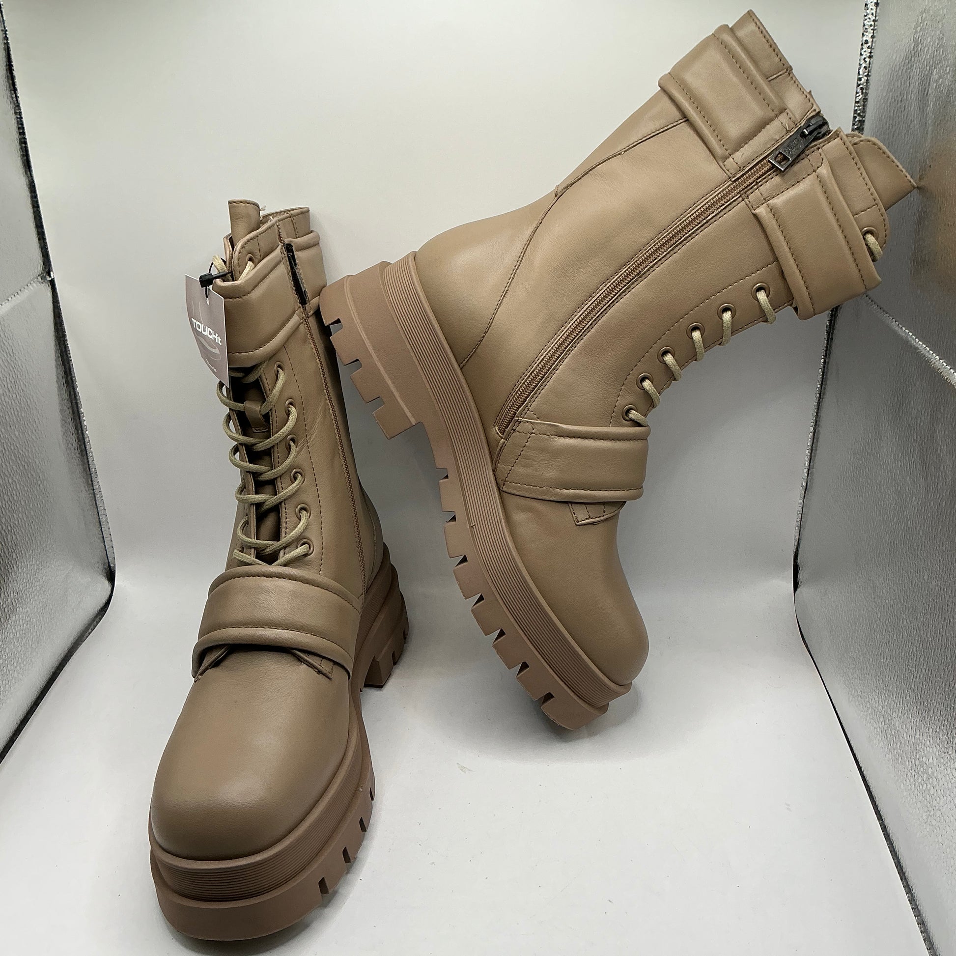 Tamaris Newd neutral coloured leather combat boots