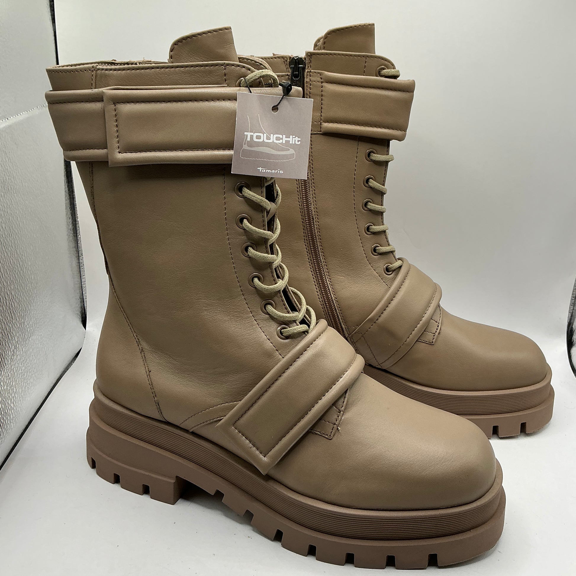 Tamaris Newd neutral coloured leather combat boots