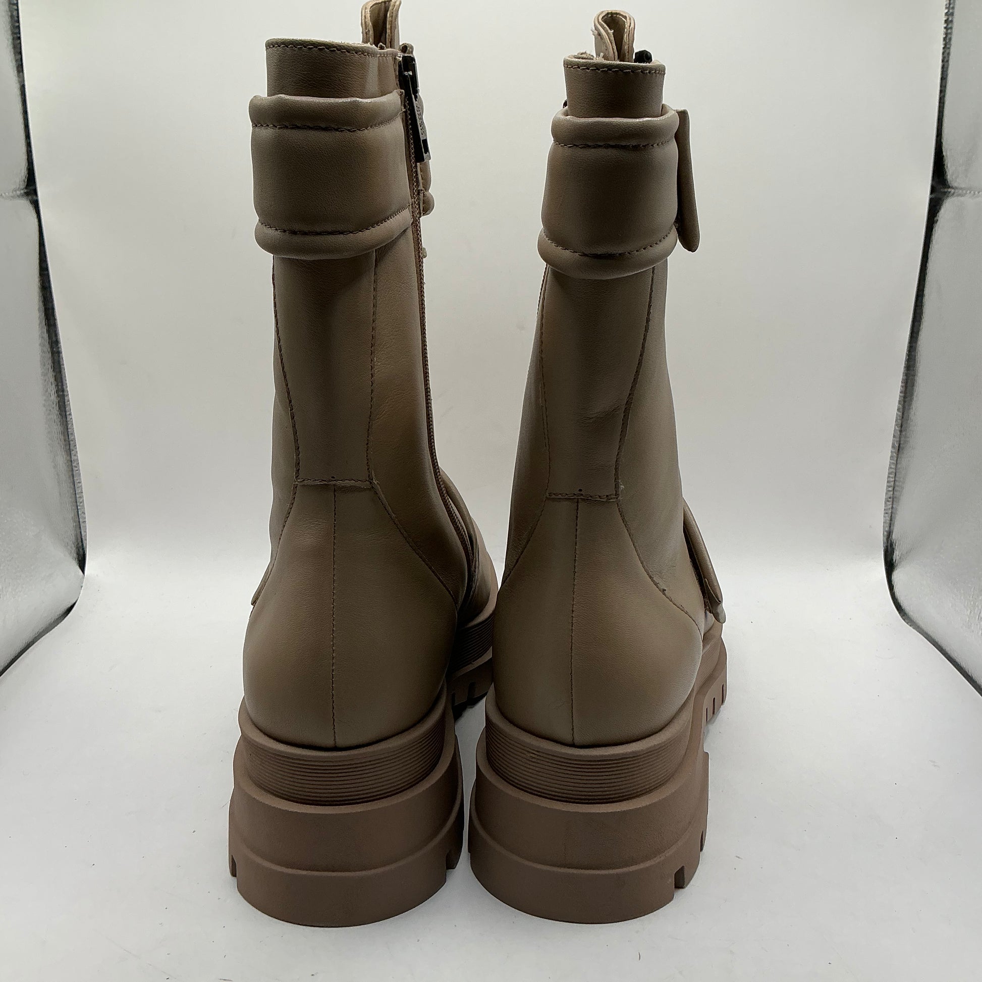 Tamaris Newd neutral coloured leather combat boots
