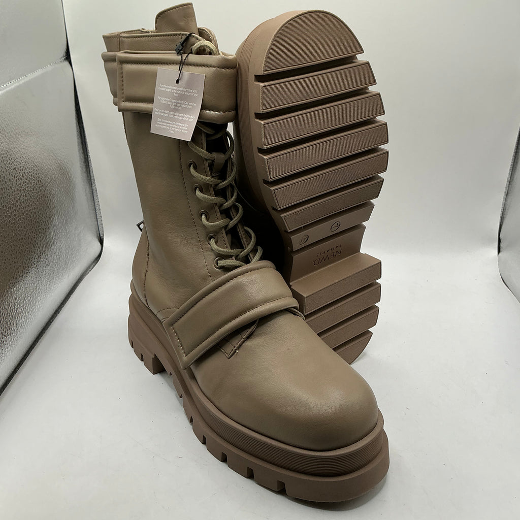 Tamaris Newd neutral coloured leather combat boots