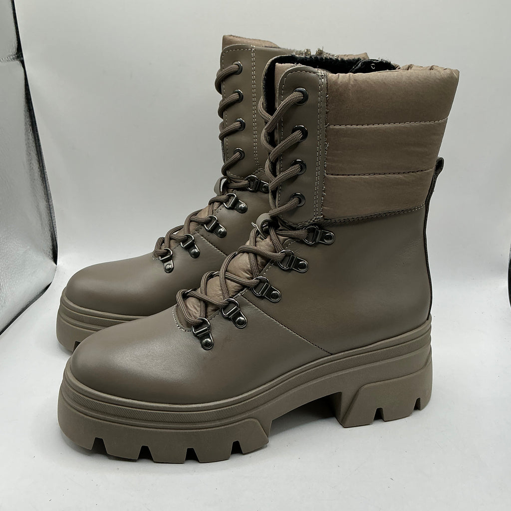 Tamaris sage leather chunky walking style boots